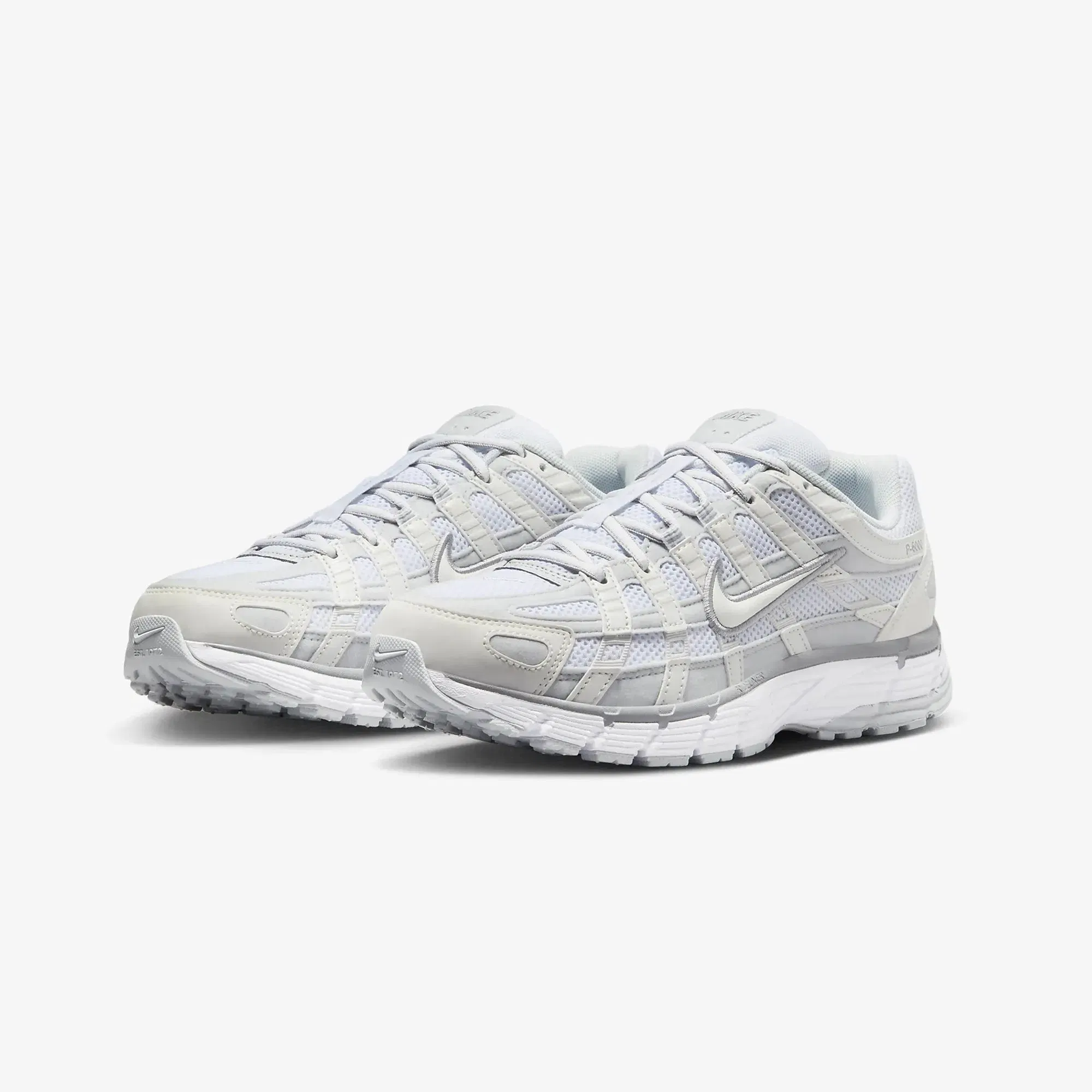 Nike P-6000 { MTLC SUMMIT WHT/WHITE-PURE PLATINUM