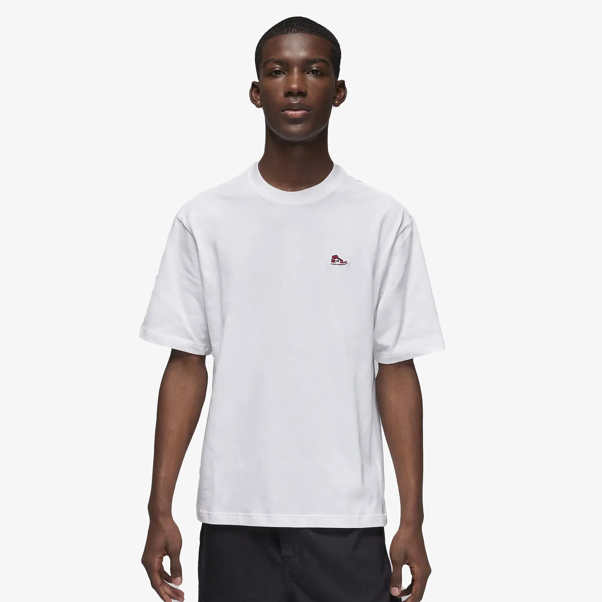 Jordan SNEAKER PATCH SHORT SLEEVE CREW T-Shirt { WHITE