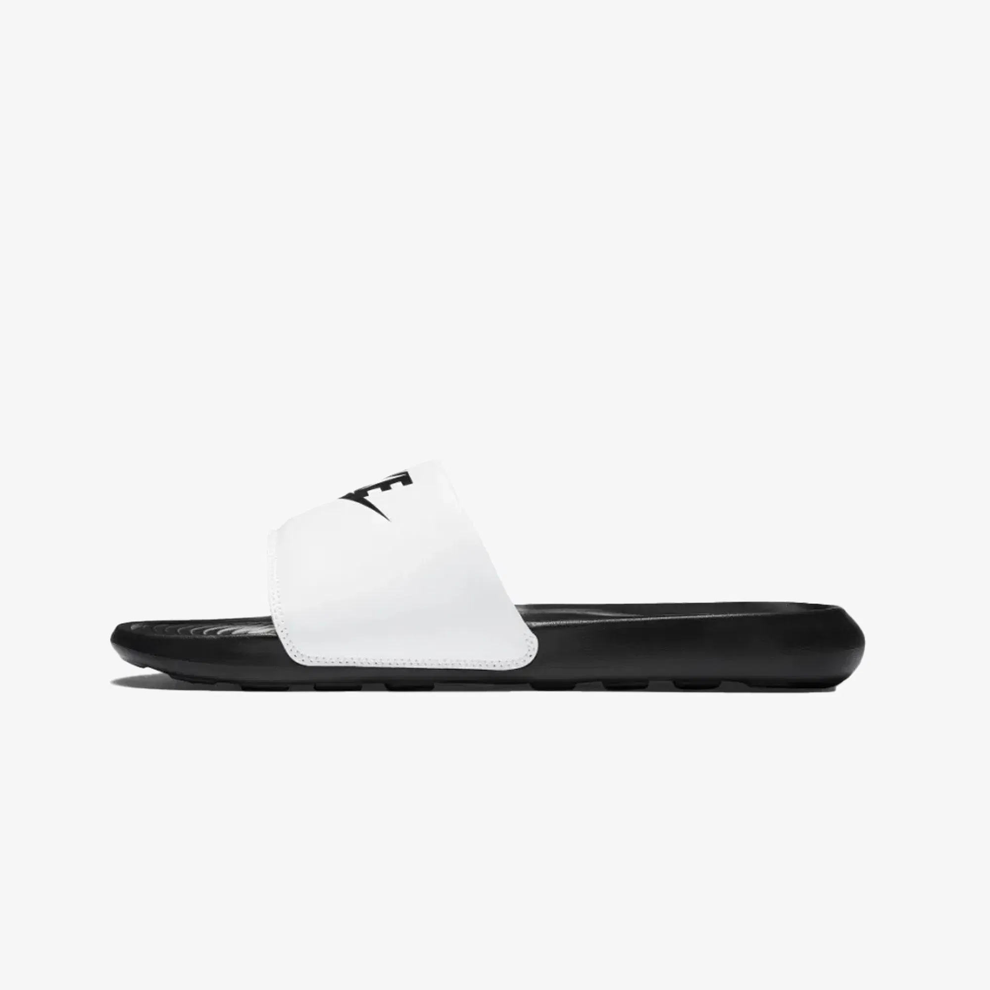 Nike VICTORI ONE { BLACK/BLACK-WHITE