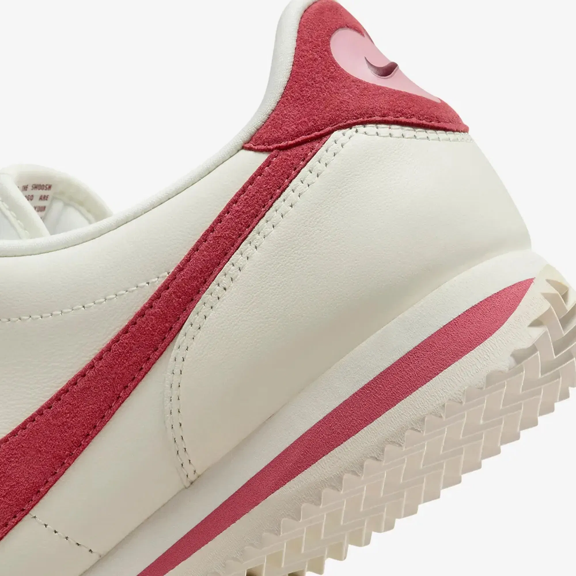 Nike CORTEZ SE { SAIL/ADOBE-MED SOFT PINK-TEAM RED