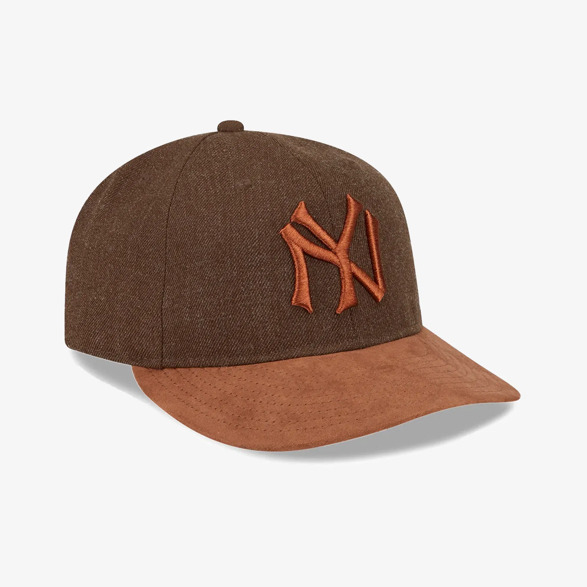 New Era NEW YORK YANKEES MLB TWO TONE BROWN RETRO CROWN 9FIFTY STRAPBACK CAP { BROWN