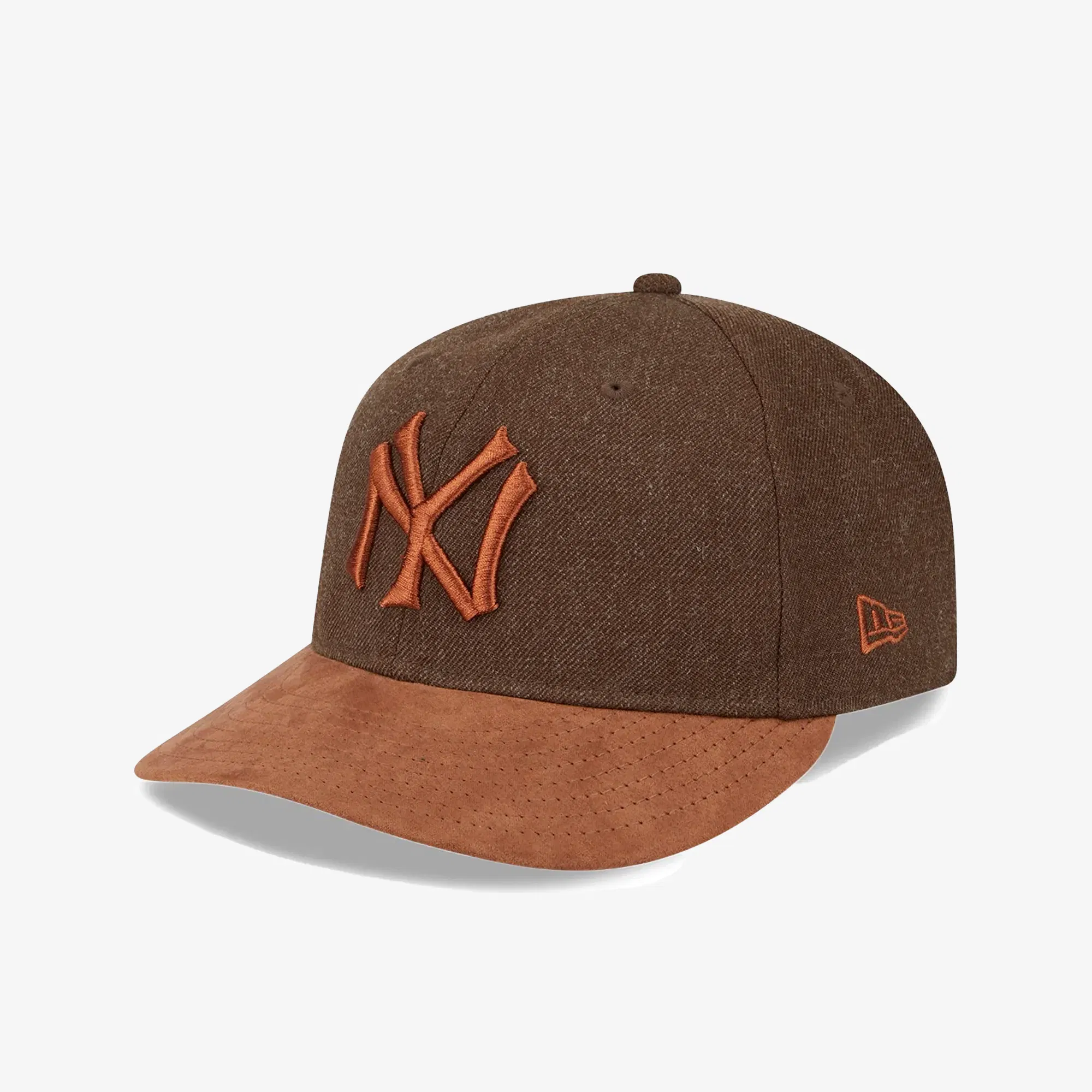 New Era NEW YORK YANKEES MLB TWO TONE BROWN RETRO CROWN 9FIFTY STRAPBACK CAP { BROWN