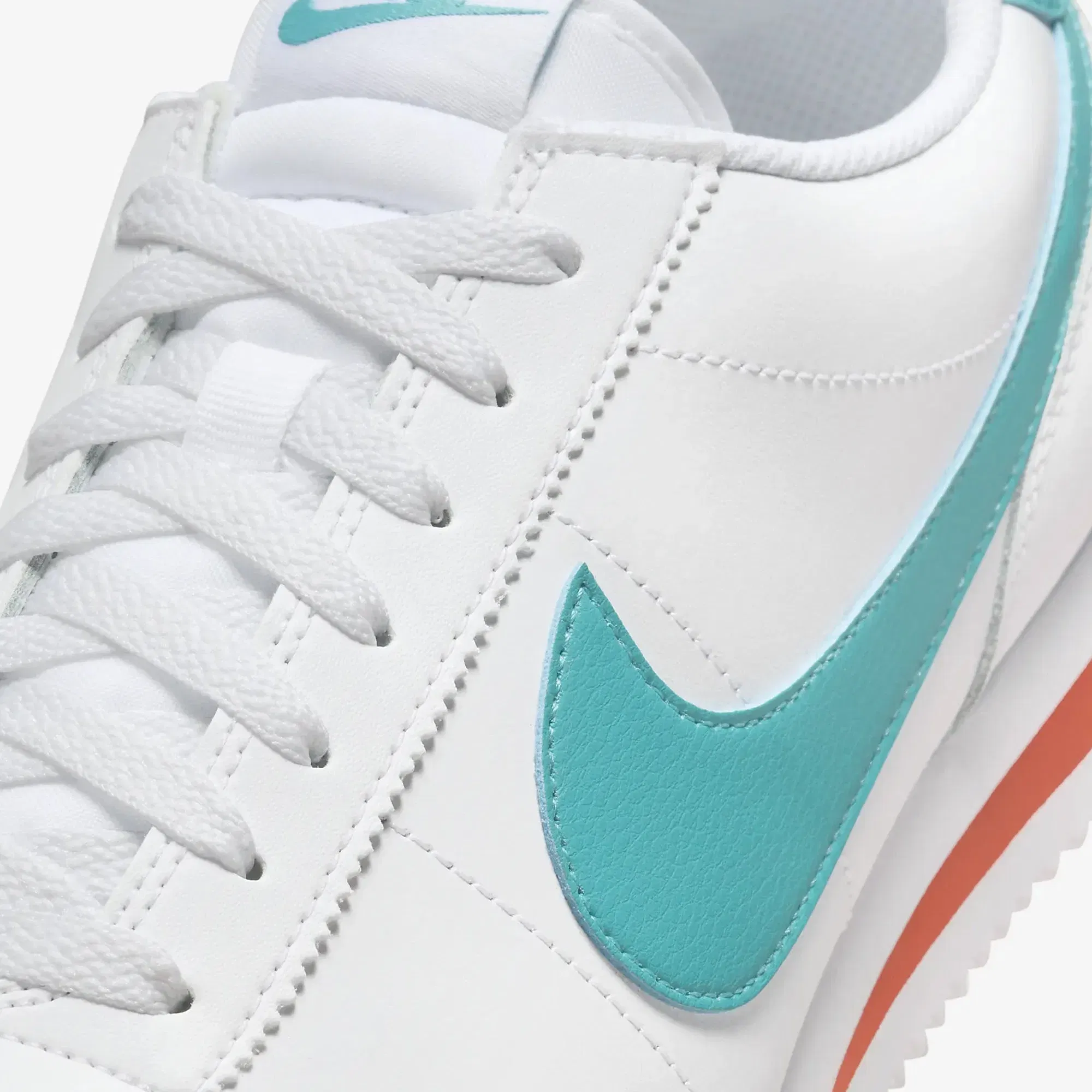 Nike CORTEZ { WHITE/DUSTY CACTUS-COSMIC CLAY
