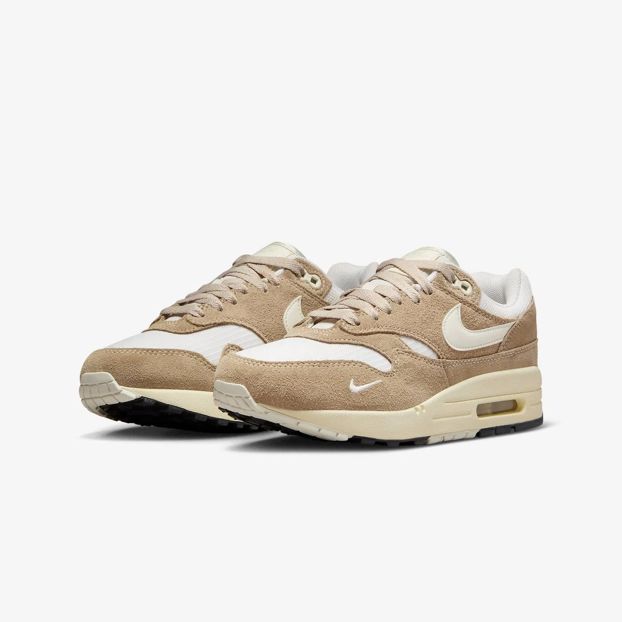 Nike AIR MAX 1 '87 SE { SAIL/KHAKI-COCONUT MILK-LT OREWOOD BRN