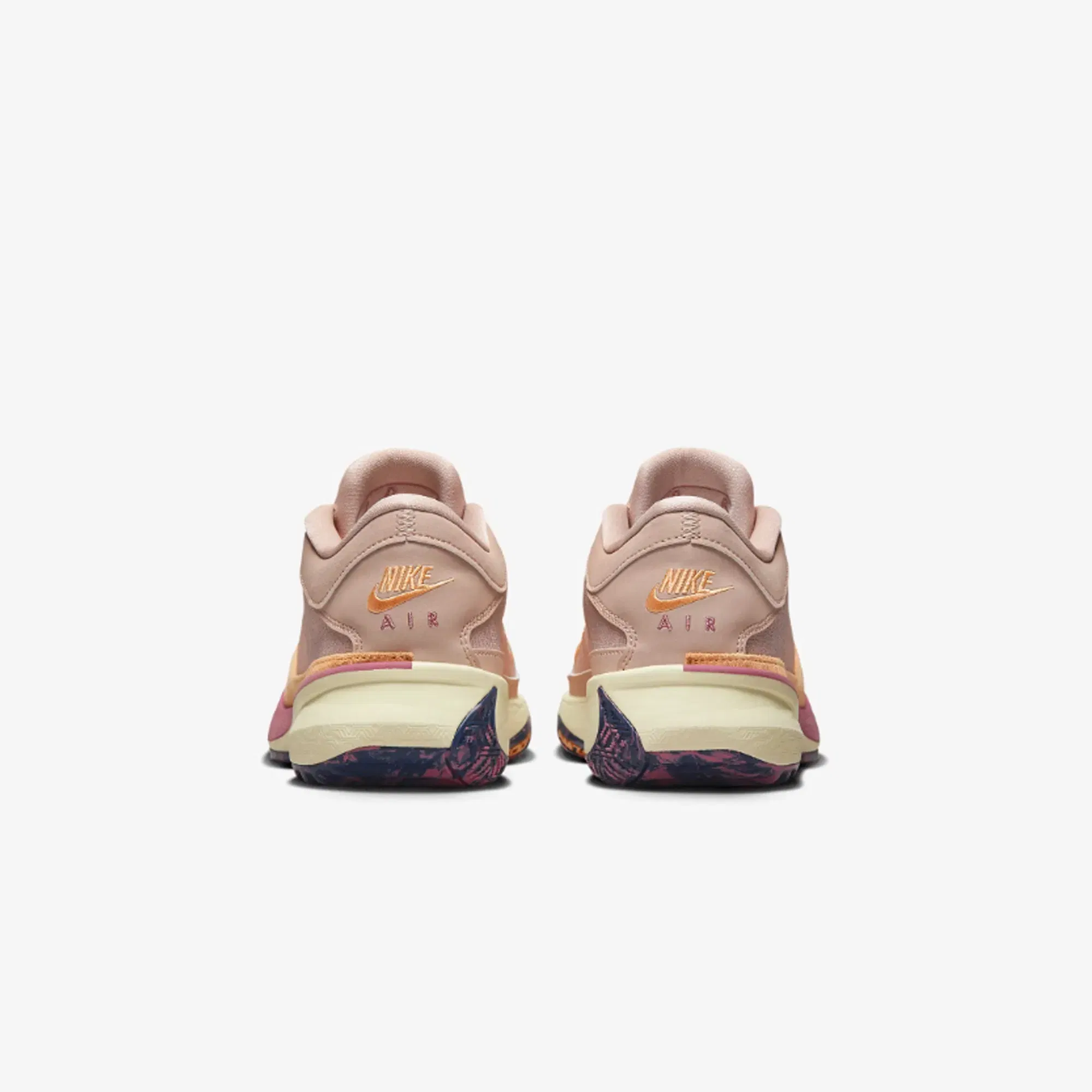 Nike GIANNIS ANTETOKOUNMPO FREAK 5 EP { FOSSIL STONE/CELESTIAL GOLD-ALABASTER