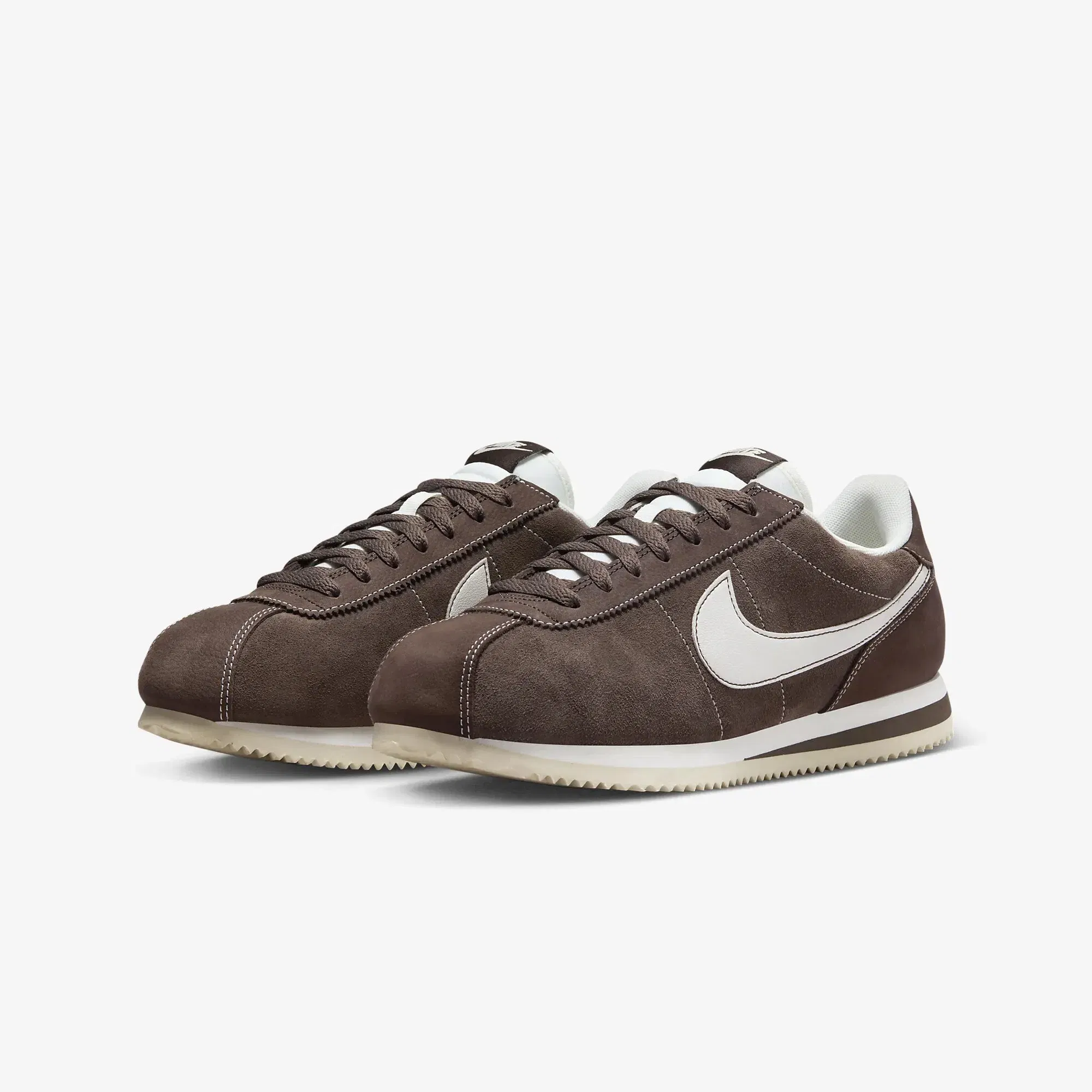 Nike CORTEZ SE { BAROQUE BROWN/SAIL-COCONUT MILK