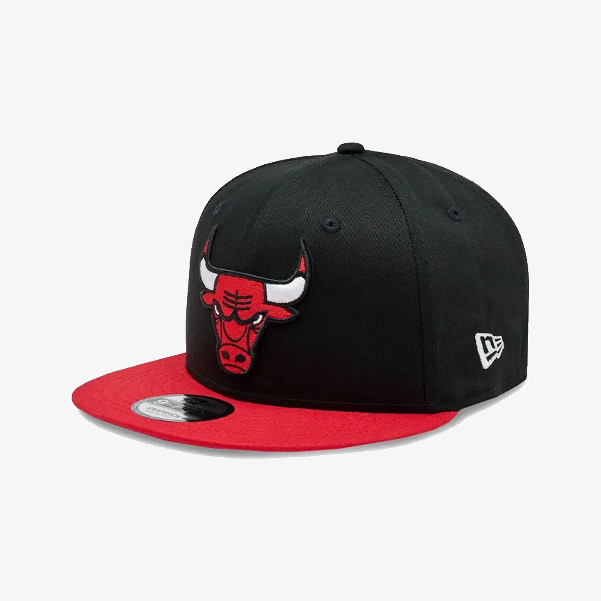New Era CHICAGO BULLS TEAM SIDE PATCH BLACK 9FIFTY SNAPBACK CAP { BLACK
