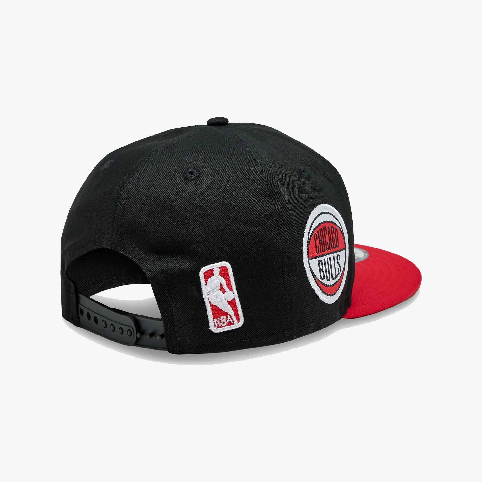 New Era CHICAGO BULLS TEAM SIDE PATCH BLACK 9FIFTY SNAPBACK CAP { BLACK