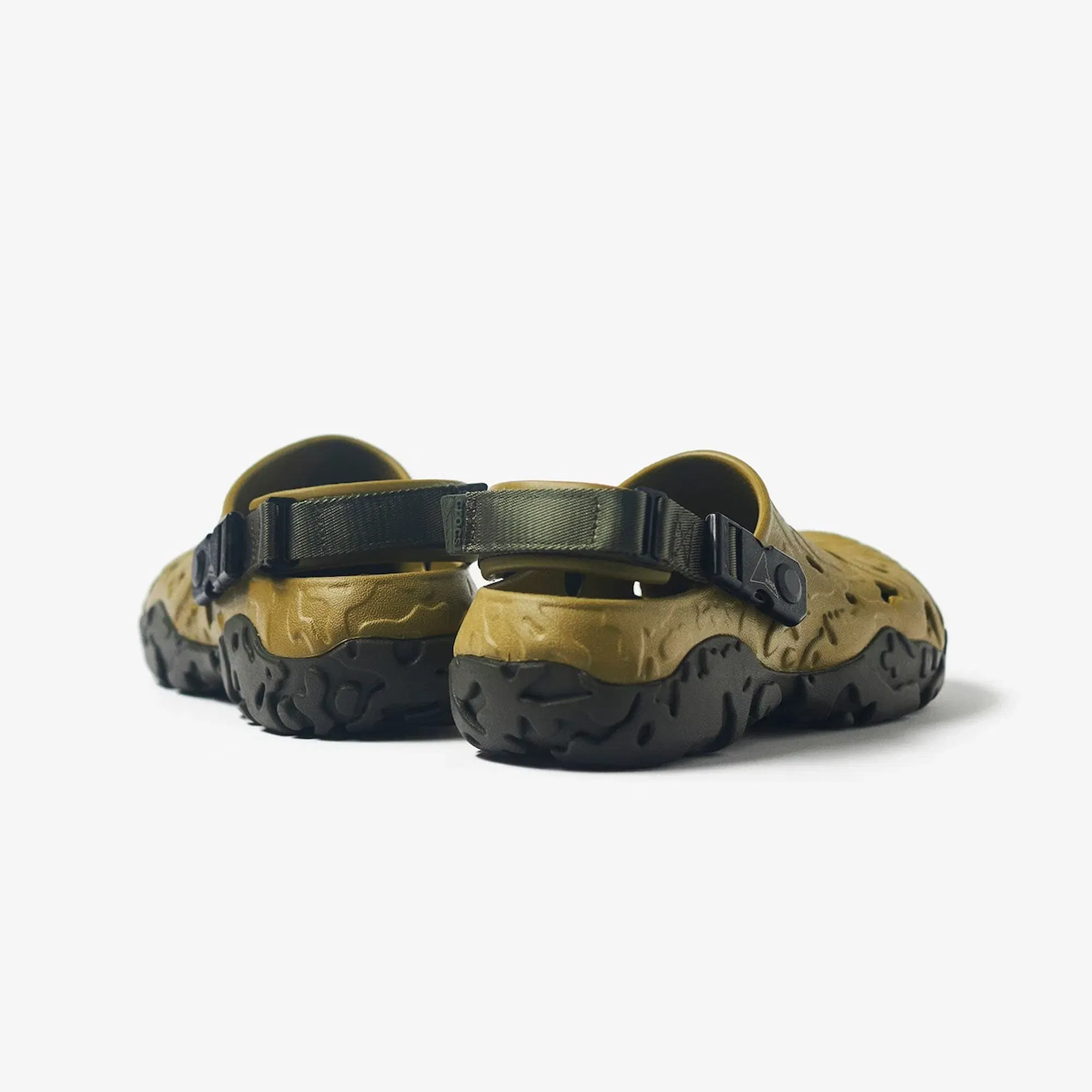 Crocs ROA X CROCS ATATLAS CLOG { ALOE/MLTI