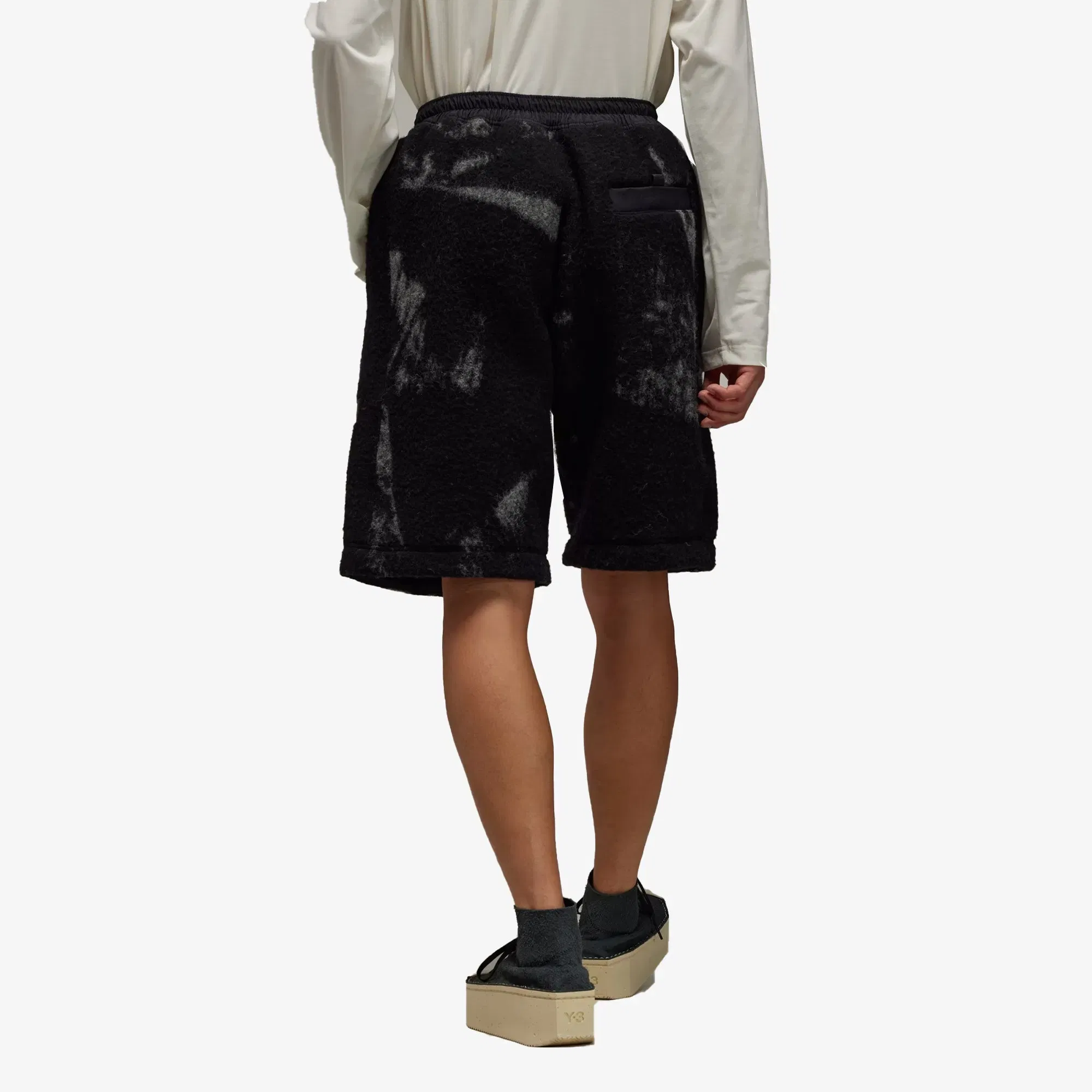 Y-3 FUZZY FLEECE SHORTS { BLACK