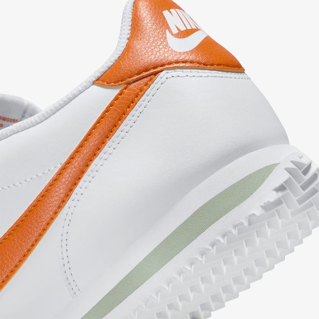Nike CORTEZ { WHITE/CAMPFIRE ORANGE-JADE HORIZON