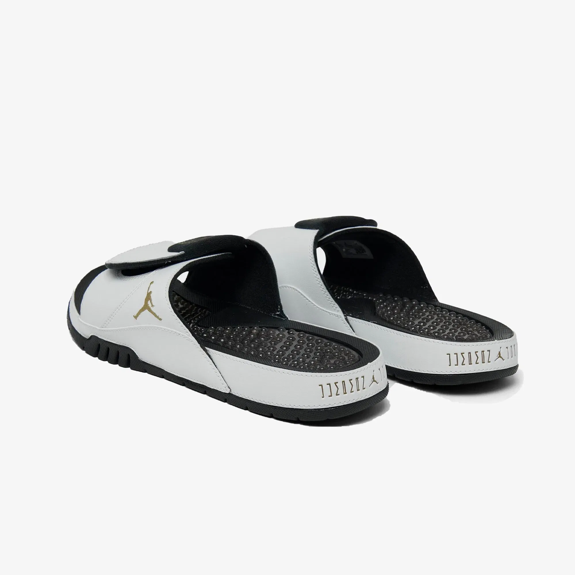 Jordan HYDRO XI { WHITE/METALLIC GOLD-BLACK