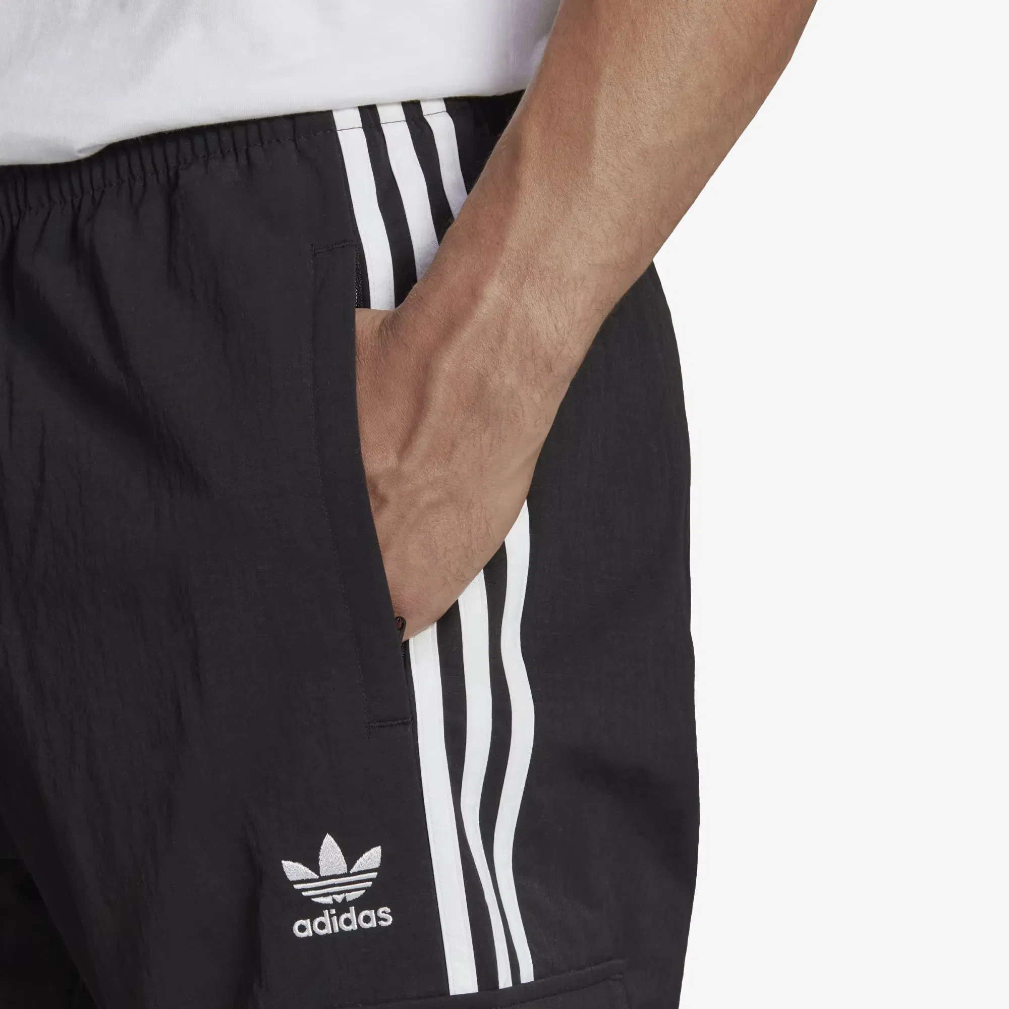 Adidas Originals ADICOLOR CLASSICS 3-STRIPES CARGO PANTS { BLACK