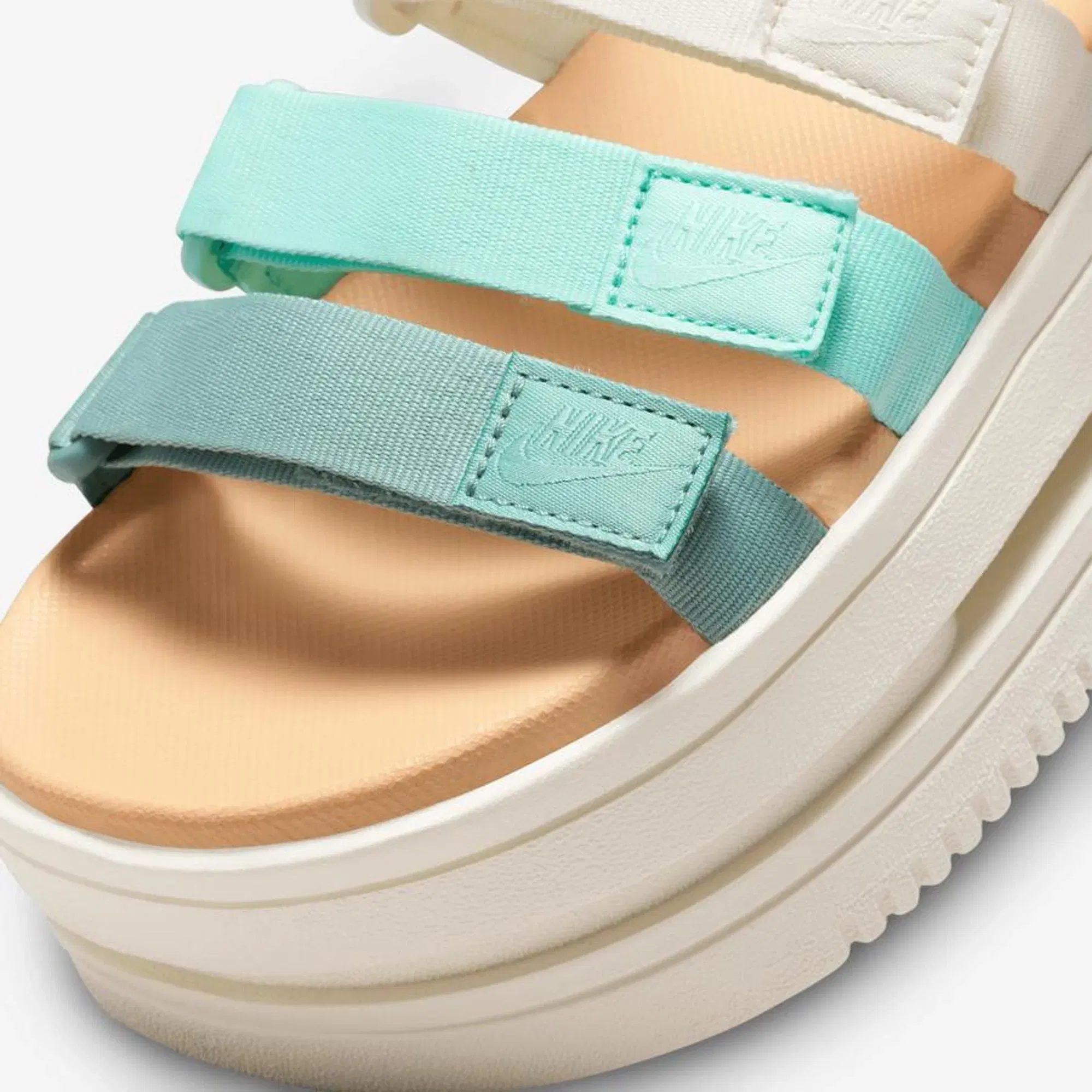 Nike ICON CLASSIC { MINERAL/HEMP-PALE IVORY-EMERALD RISE