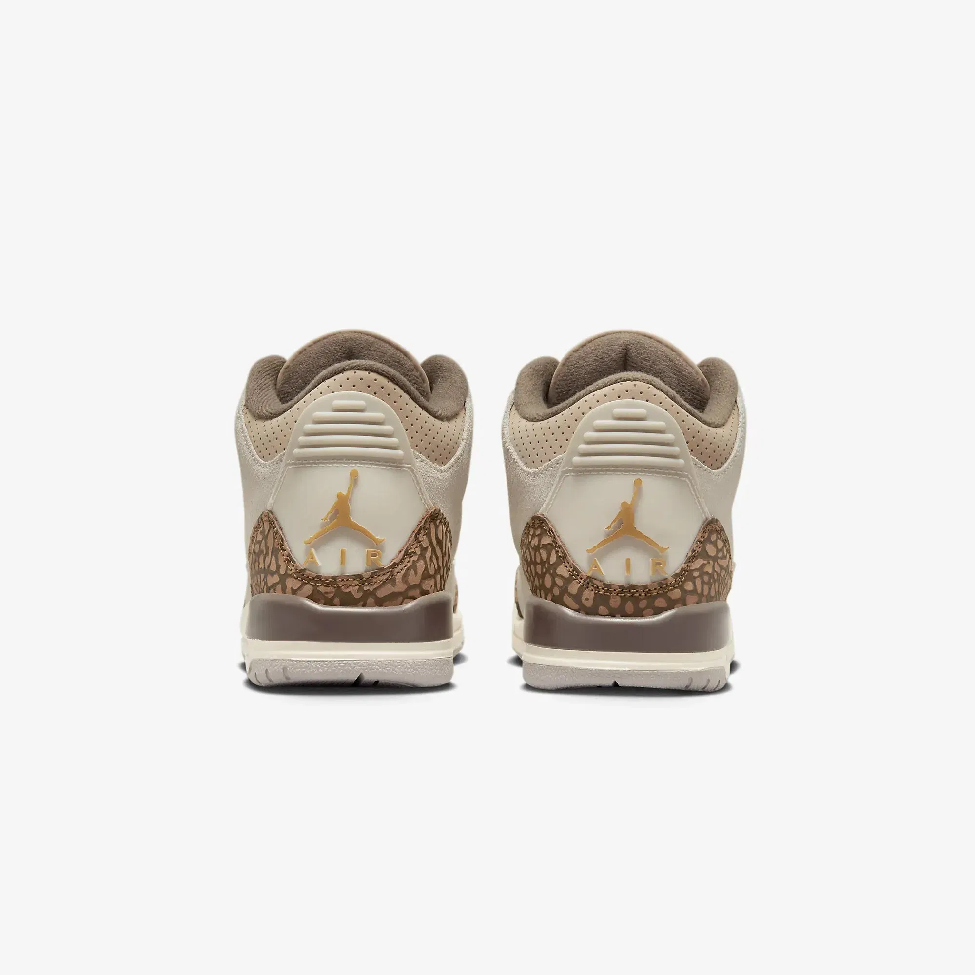 Jordan AIR JORDAN 3 RETRO { LT OREWOOD BRN/METALLIC GOLD