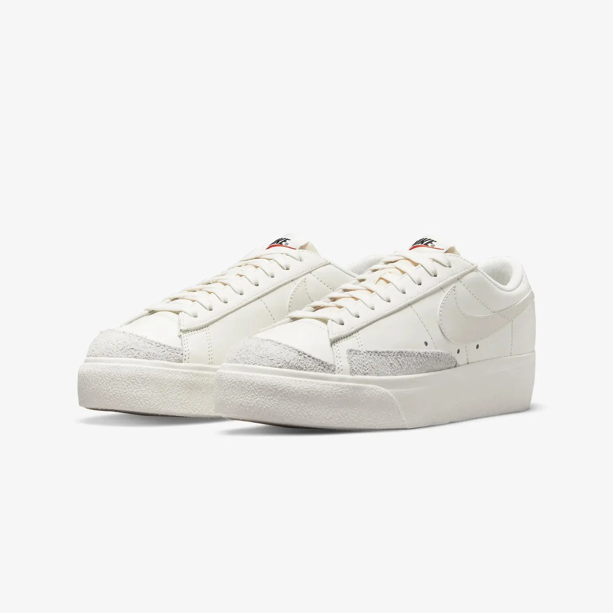 Nike BLAZER LOW PLATFORM { SAIL/SAIL-SAIL-BLACK