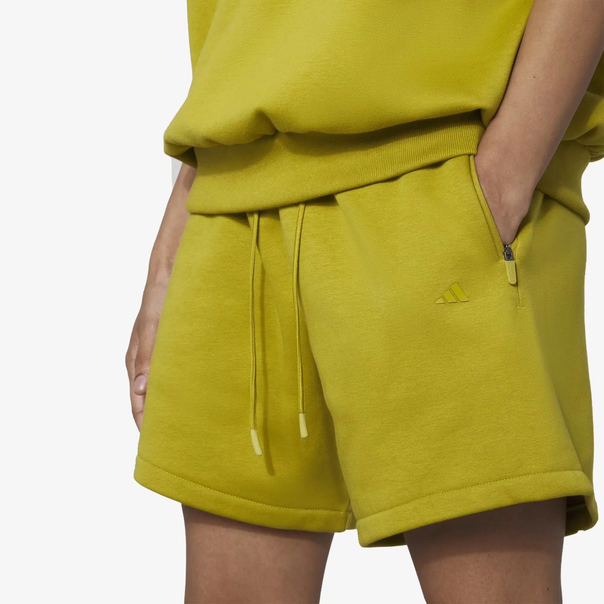Adidas Originals BASKETBALL 001 SHORTS { OLIVE
