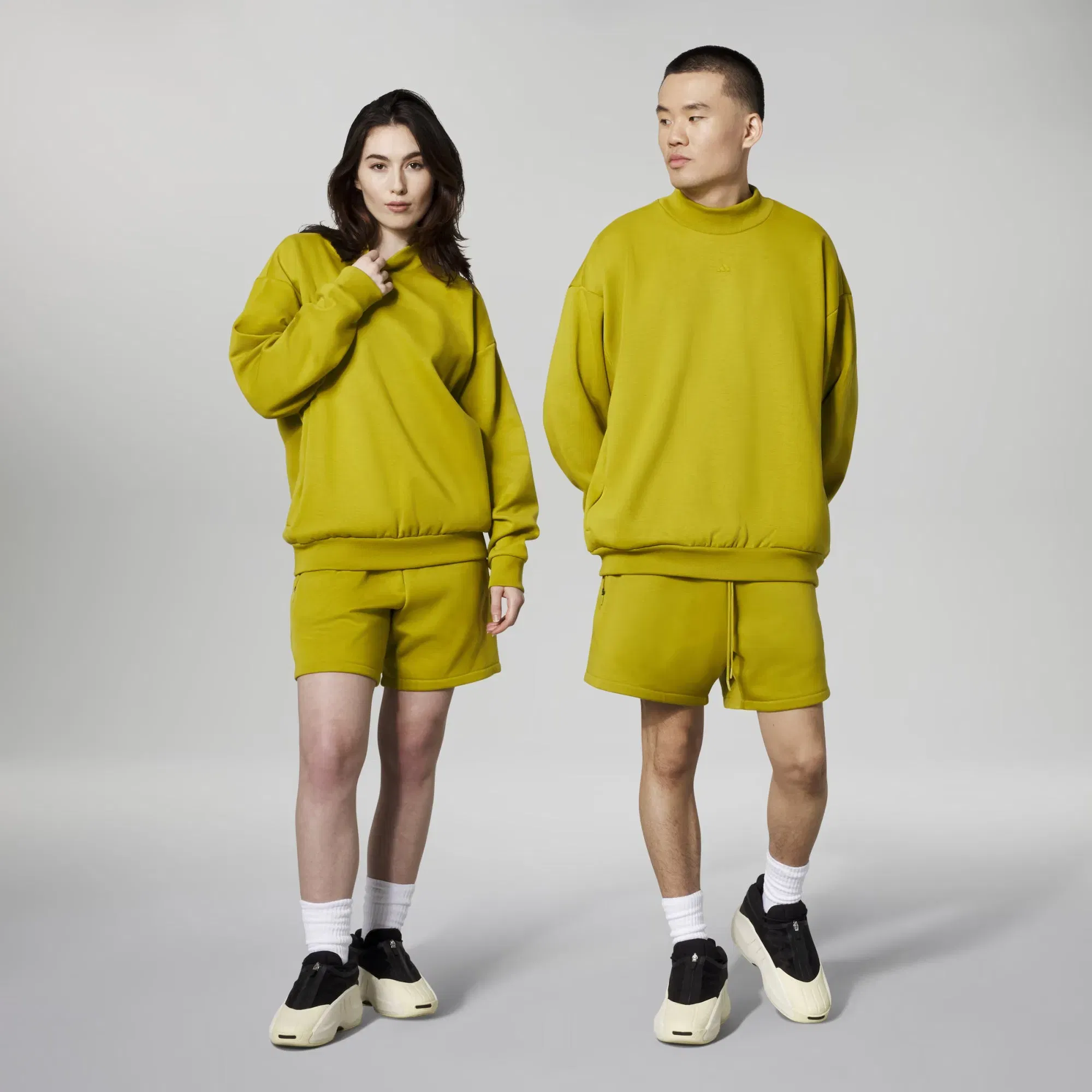 Adidas Originals ADIDAS BASKETBALL 001 CREW NECK SWEAT { OLIVES