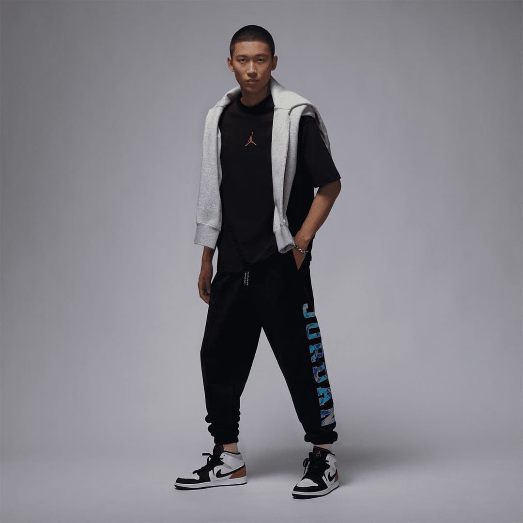 Jordan AS M J OVRSZ SS CREW GCEL { BLACK