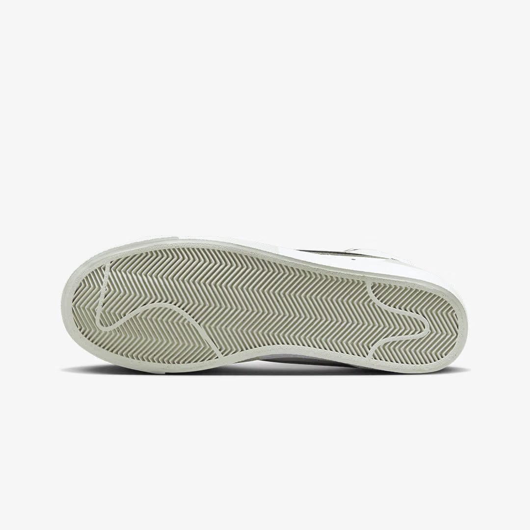 Nike BLAZER MID '77 PREMIUM { SUMMIT WHITE/BLACK-LIGHT SILVER