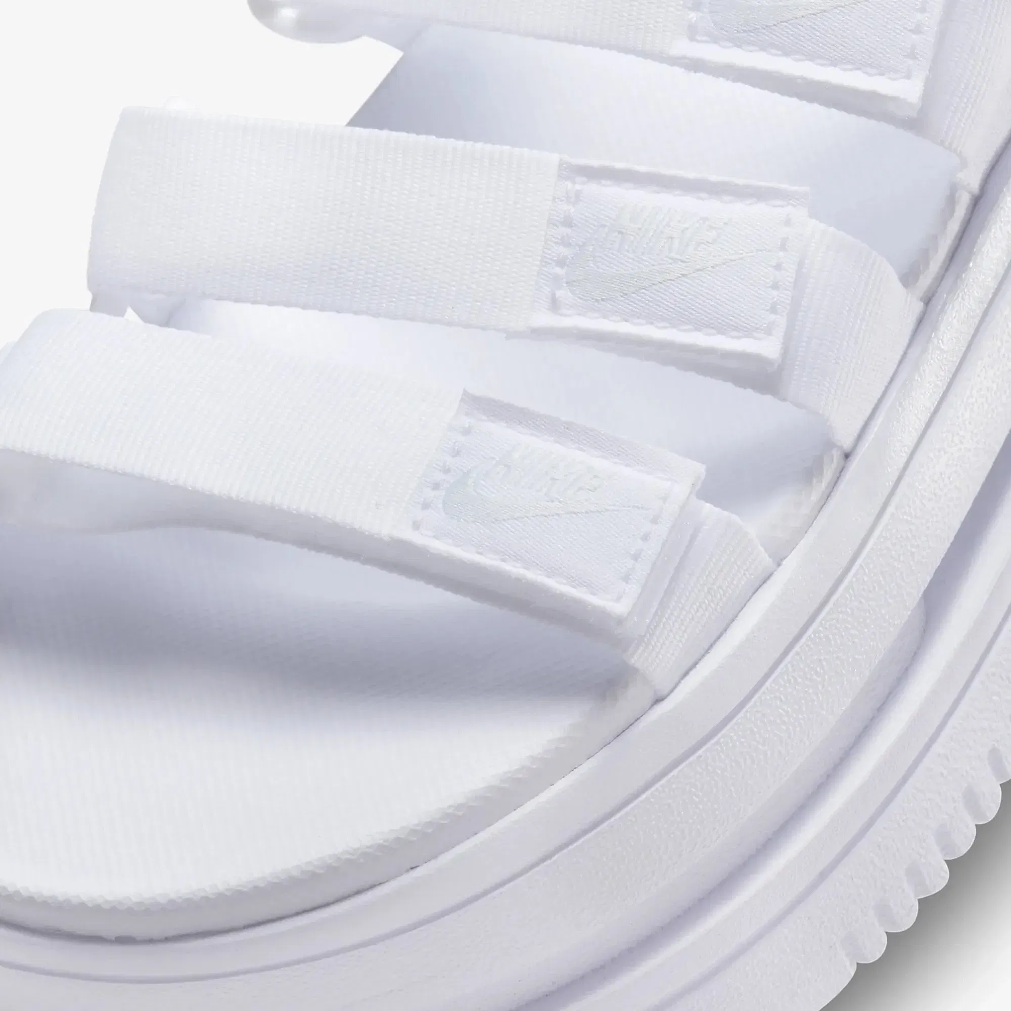 Nike ICON CLASSIC { WHITE