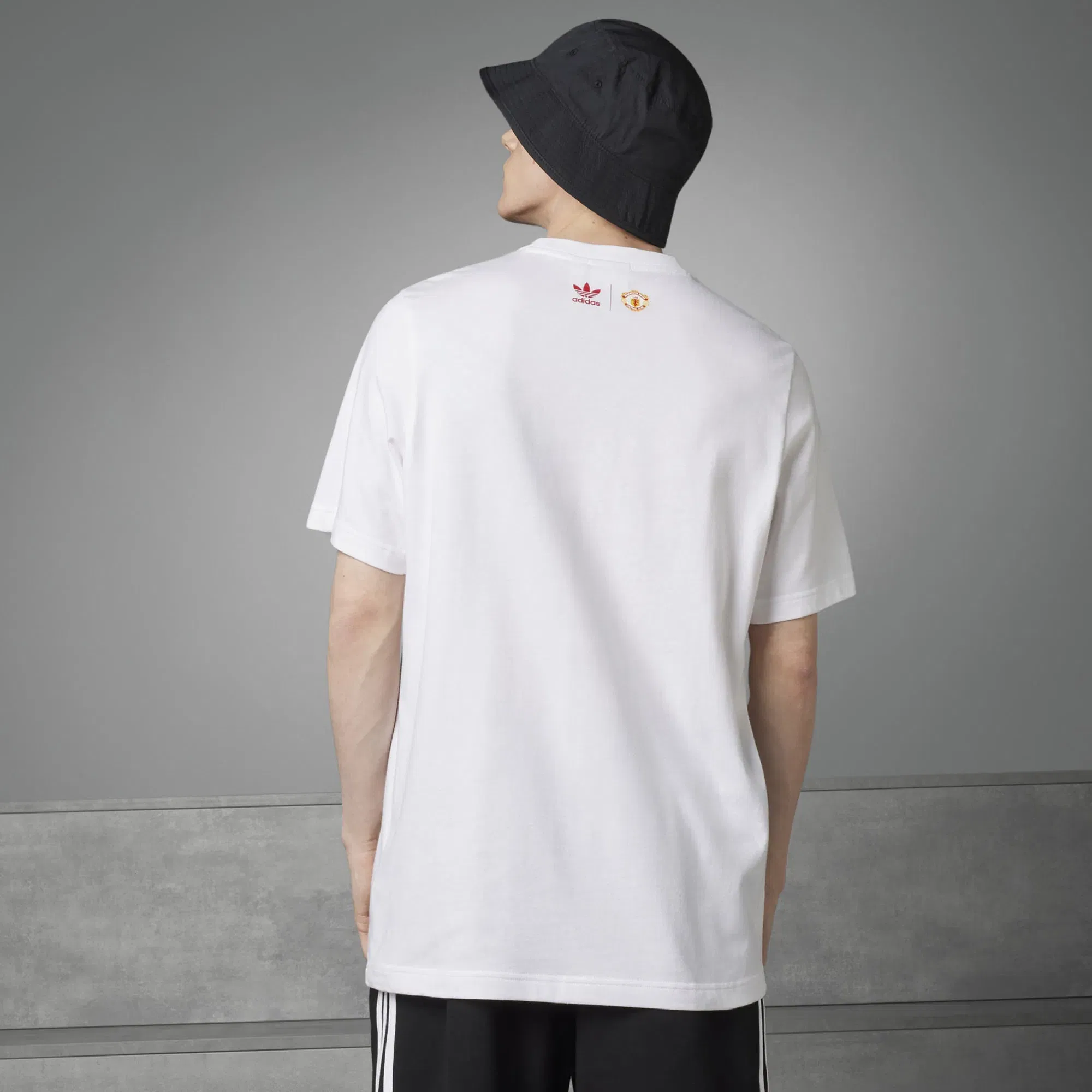 Adidas Originals MANCHESTER UNITED OG GRAPHIC T-Shirt { WHITE/RED