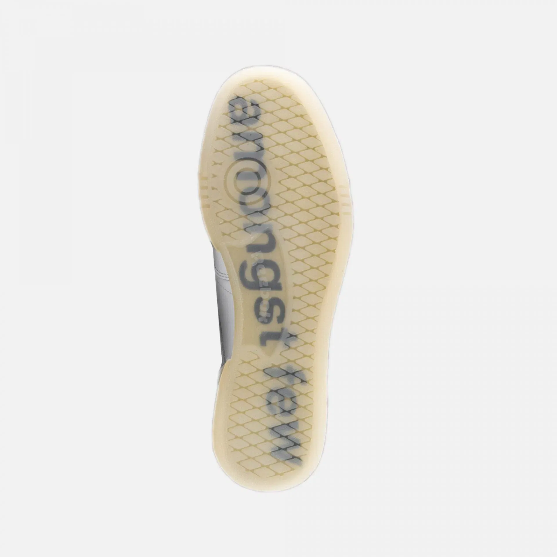 Reebok amongst few CLUB C { MAGIC CARPET