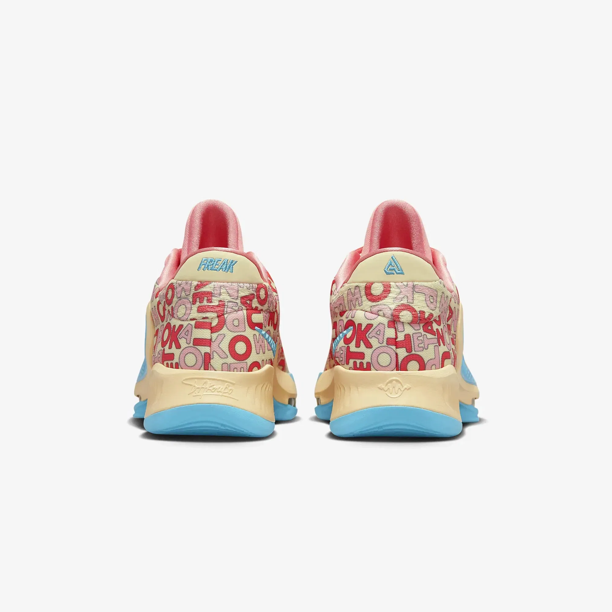 Nike ZOOM FREAK 4 { PALE VANILLA/BLUE LIGHTNING-CORAL CHALK