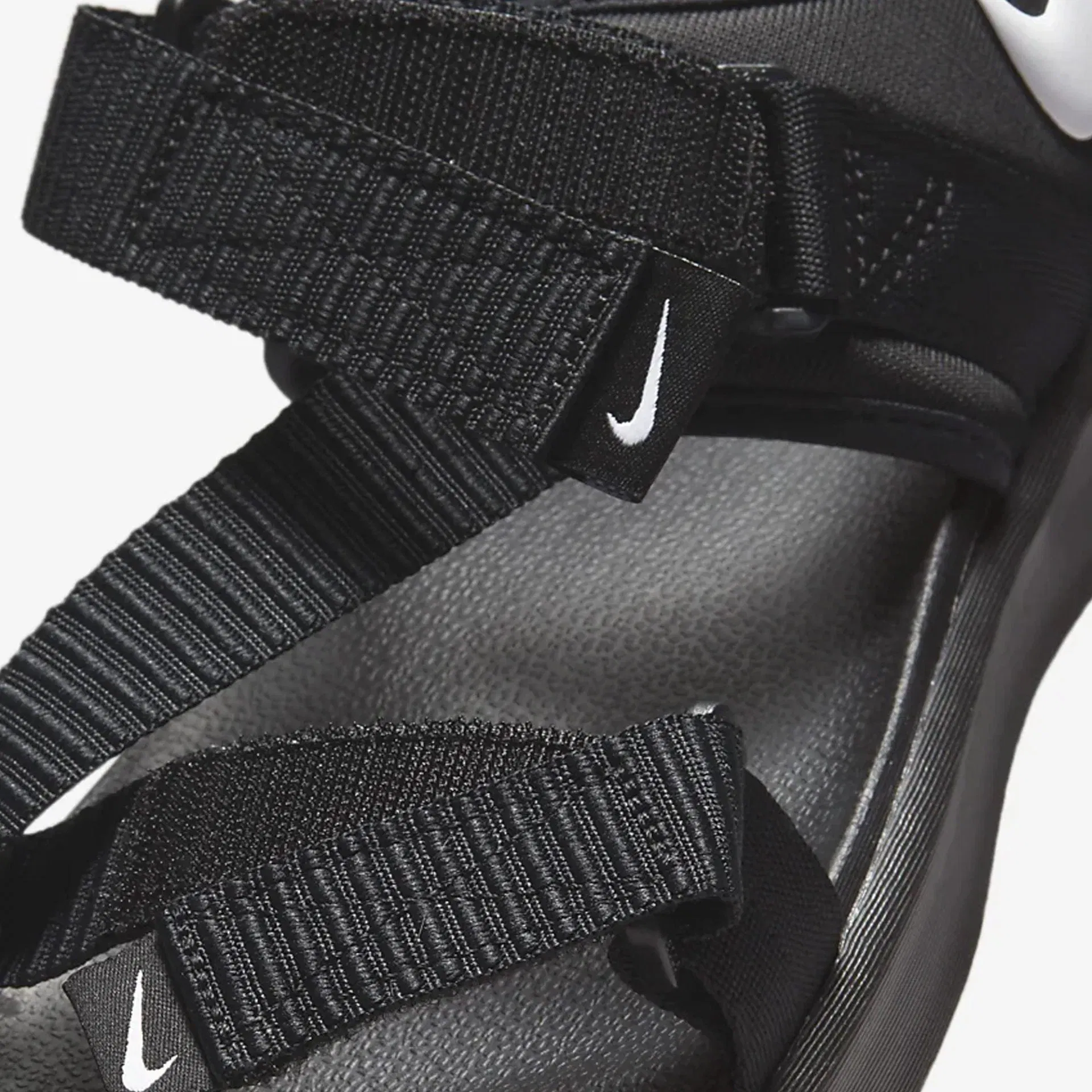 Nike VISTA { BLACK/WHITE