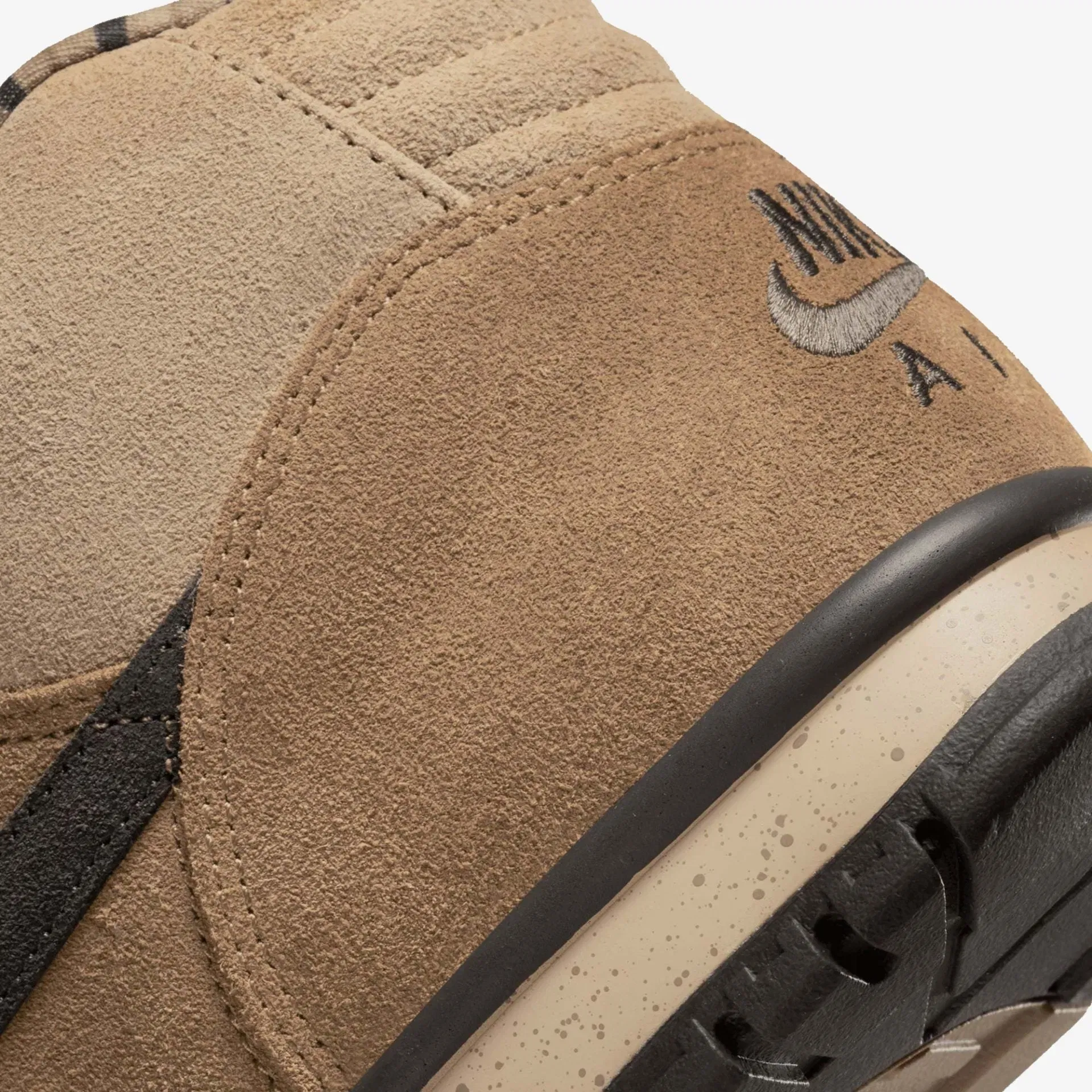 Nike AIR TRAINER 1 { BROWN