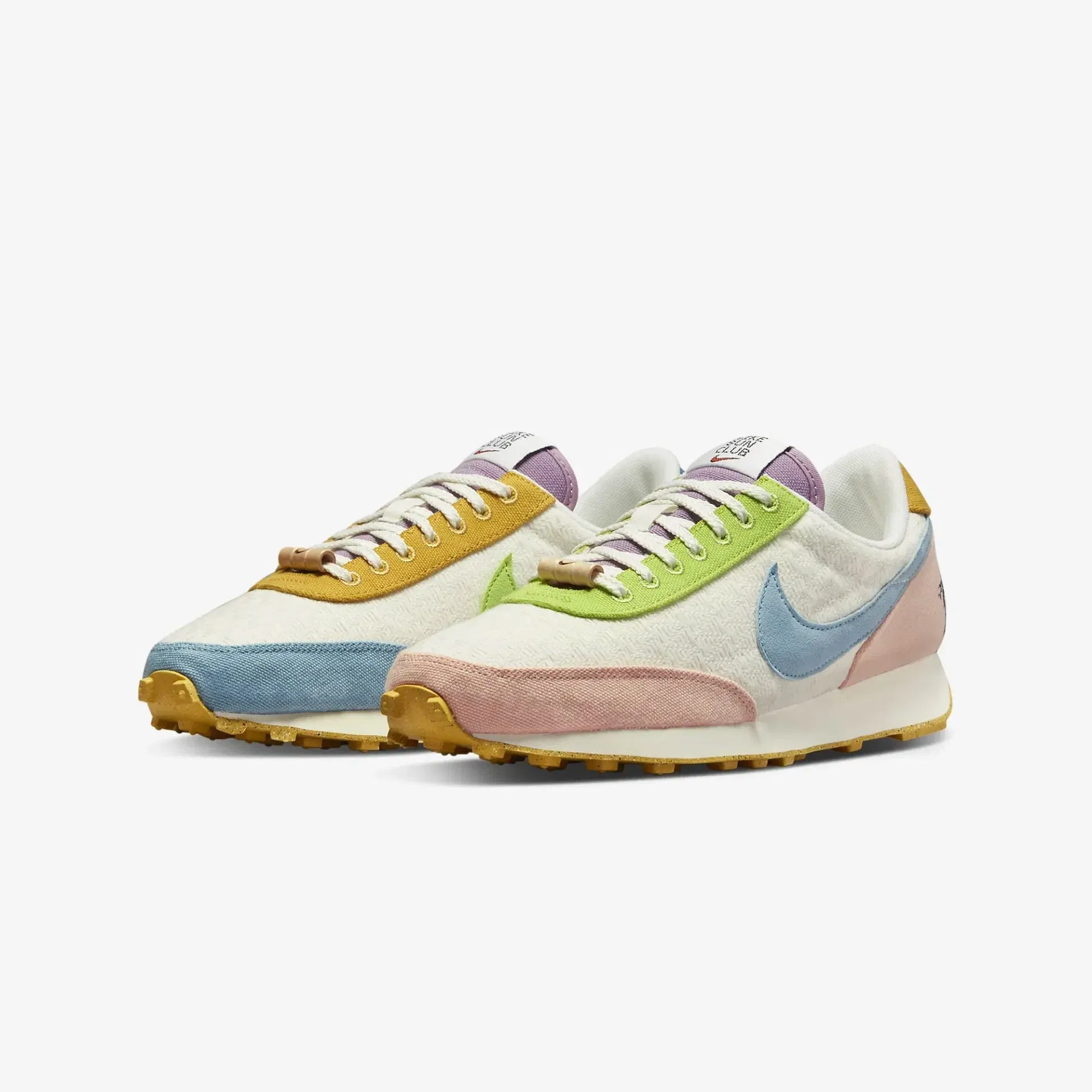 Nike DAYBREAK SE { ARCTIC ORANGE / WORN BLUE