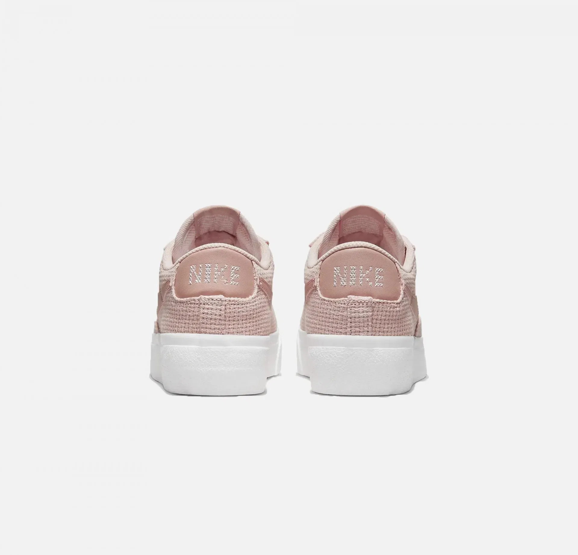 Nike BLAZER LOW PLATFORM { PINK OXFORD / SUMMIT WHITE