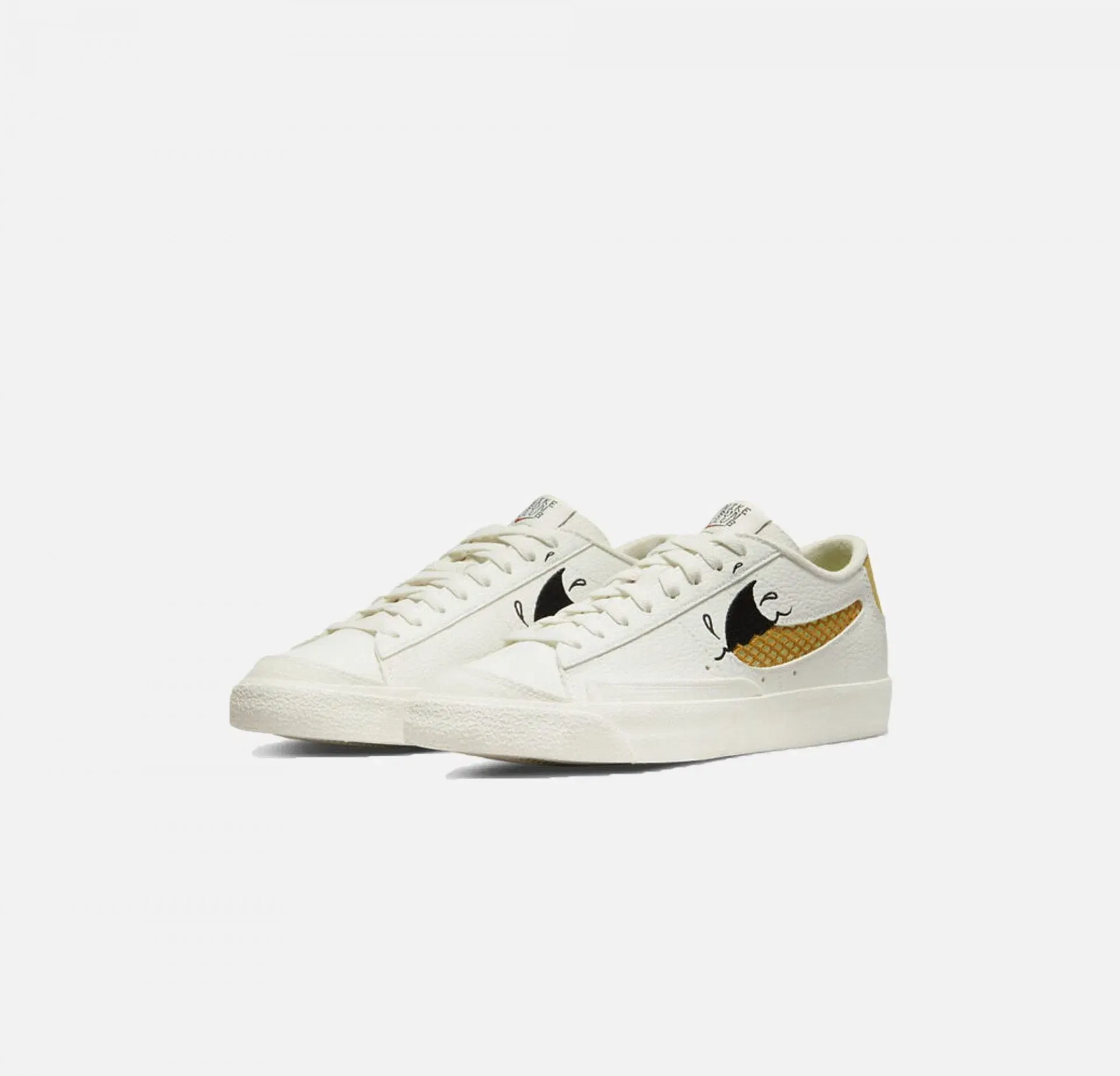 Nike BLAZER LOW '77 SE NEXT NATURE { SAIL / SANDED GOLD