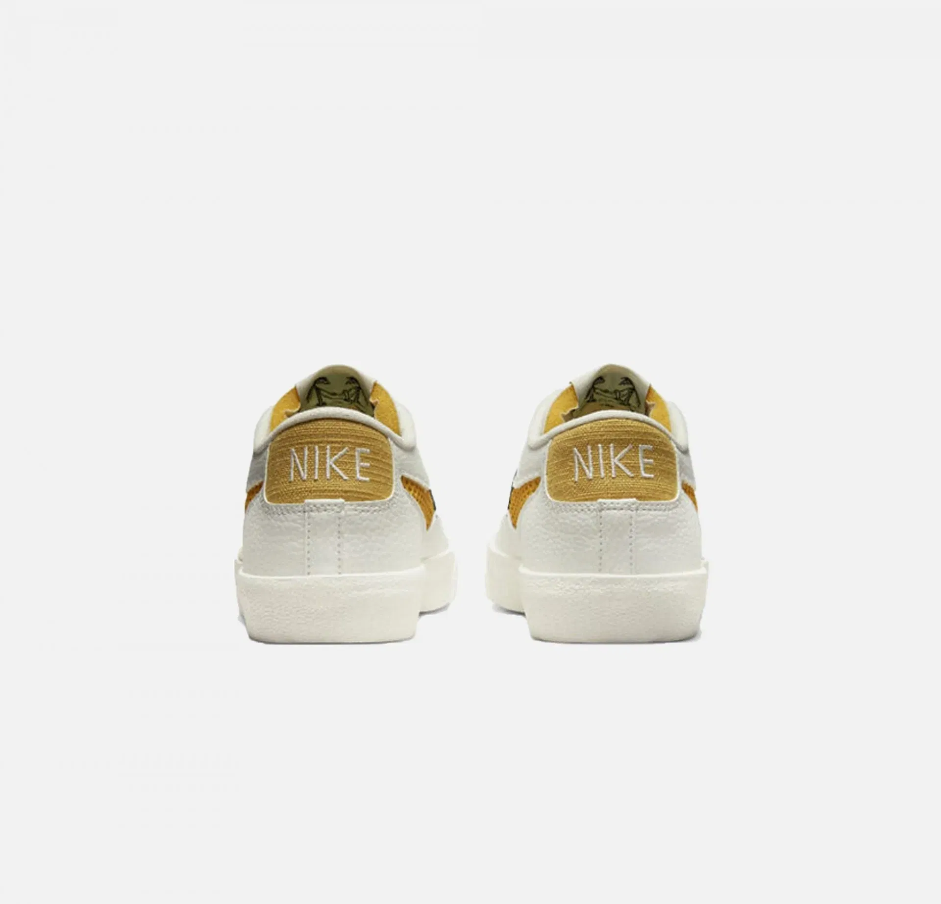 Nike BLAZER LOW '77 SE NEXT NATURE { SAIL / SANDED GOLD