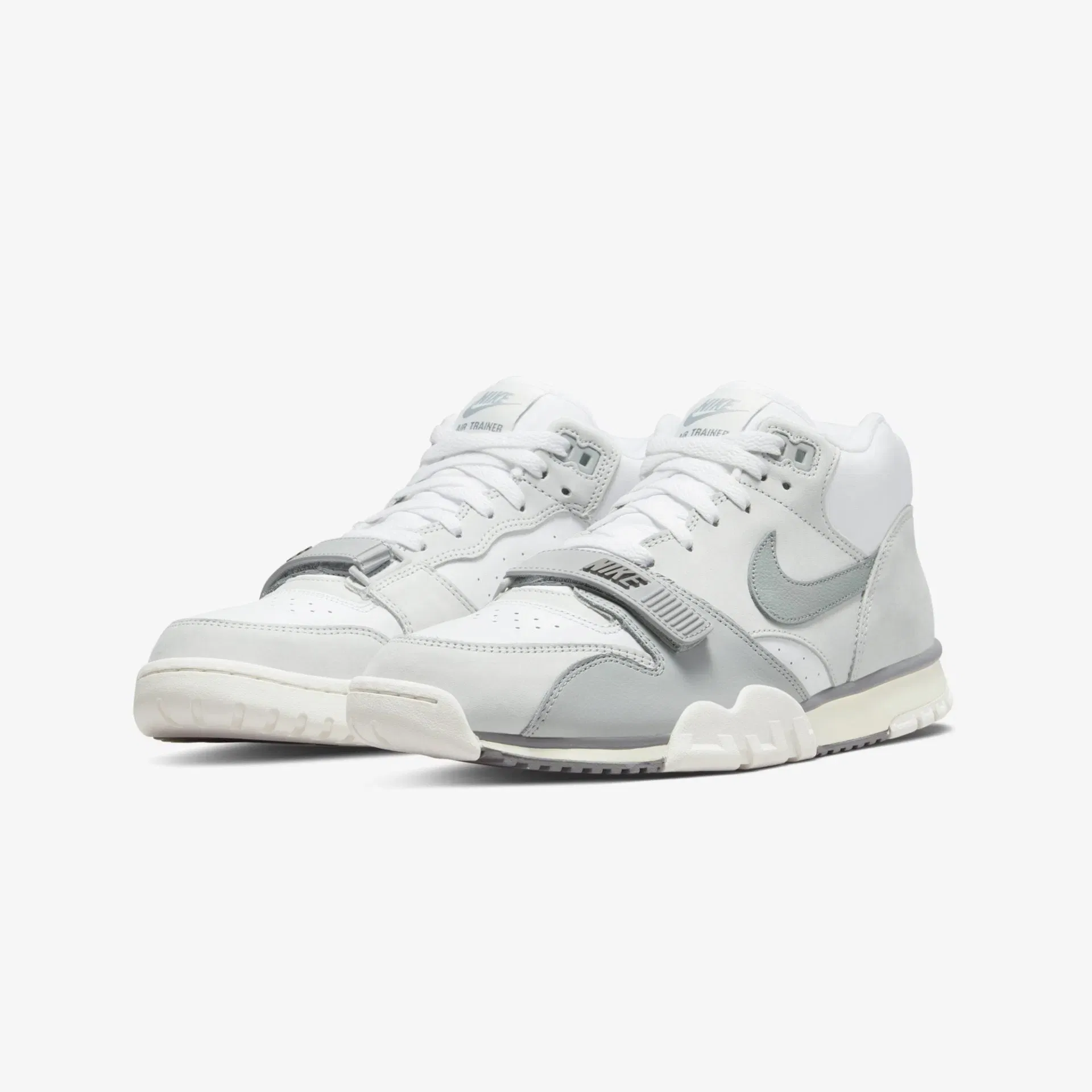 Nike AIR TRAINER 1 { PHOTON DUST/LIGHT SMOKE