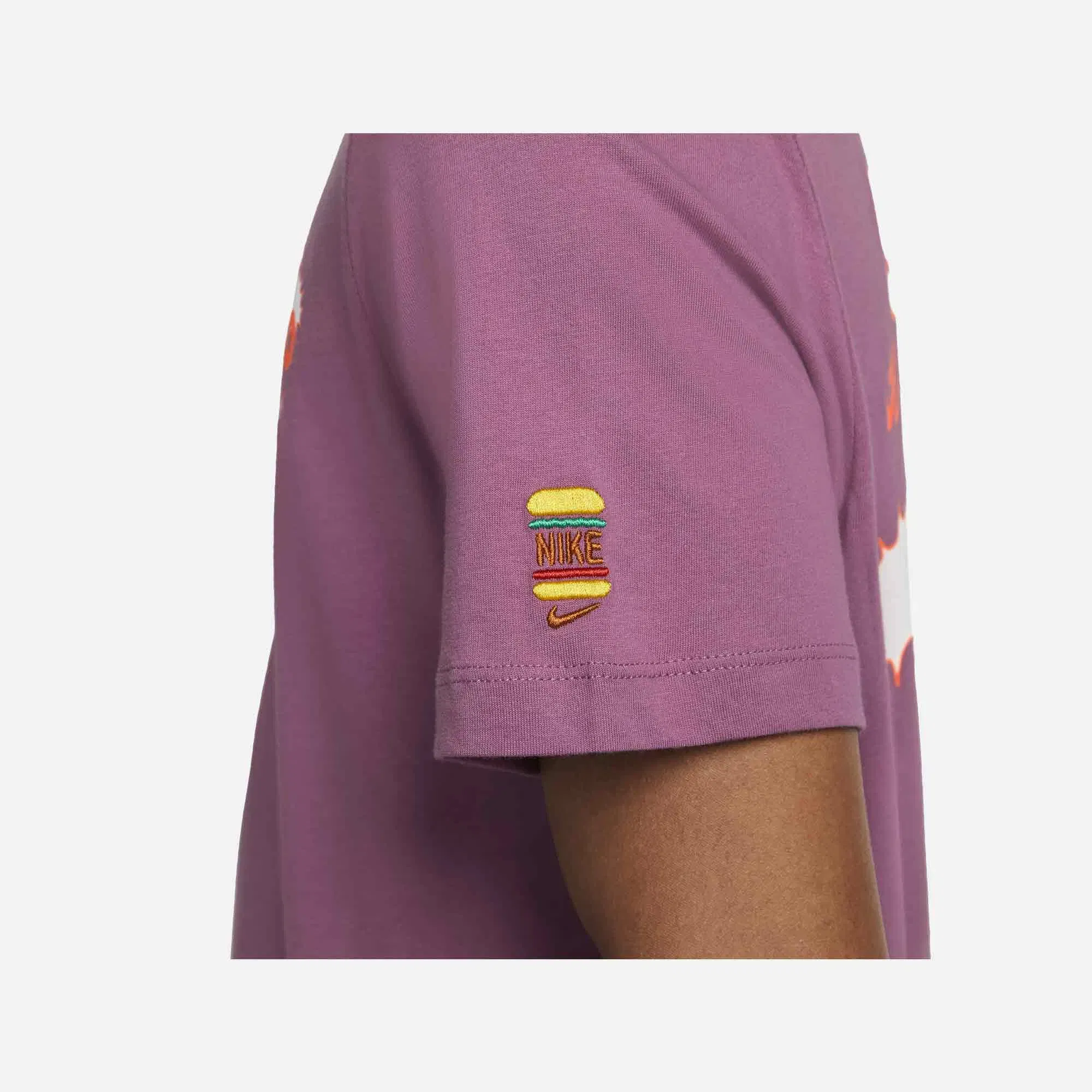 Nike NSW T-SHIRT { LIGHT BORDEAUX