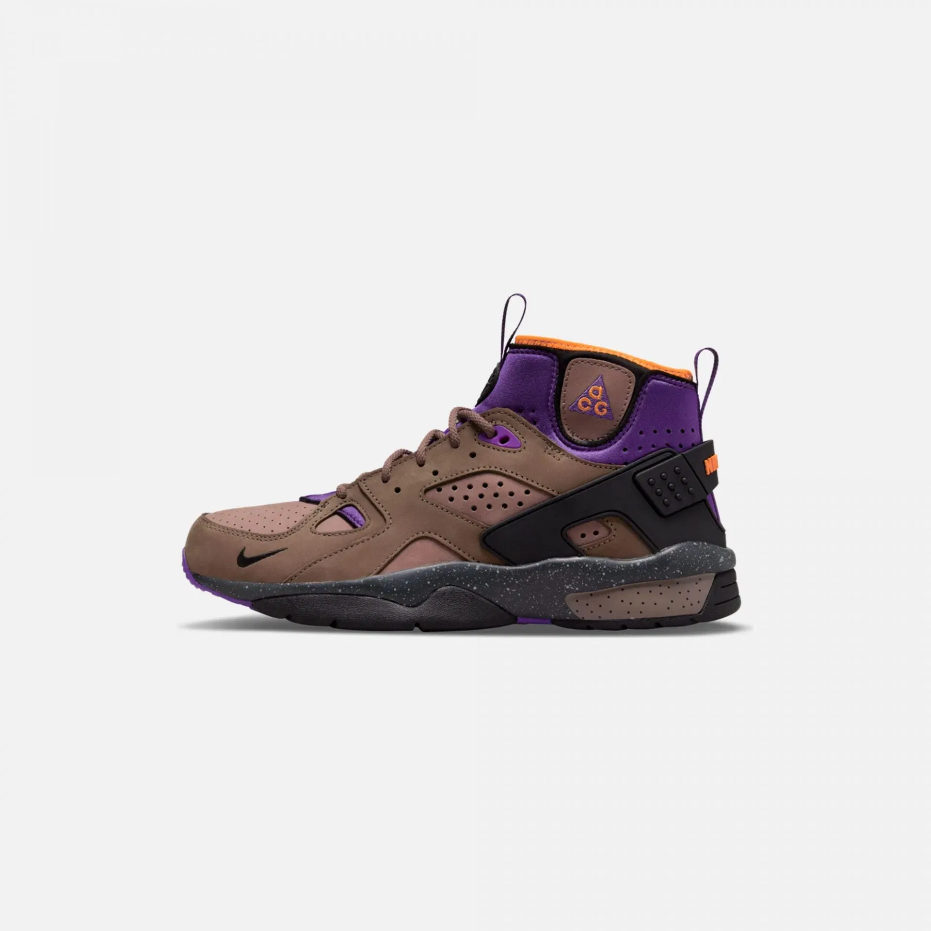 Nike ACG AIR MOWABB TRAILS END { BROWN