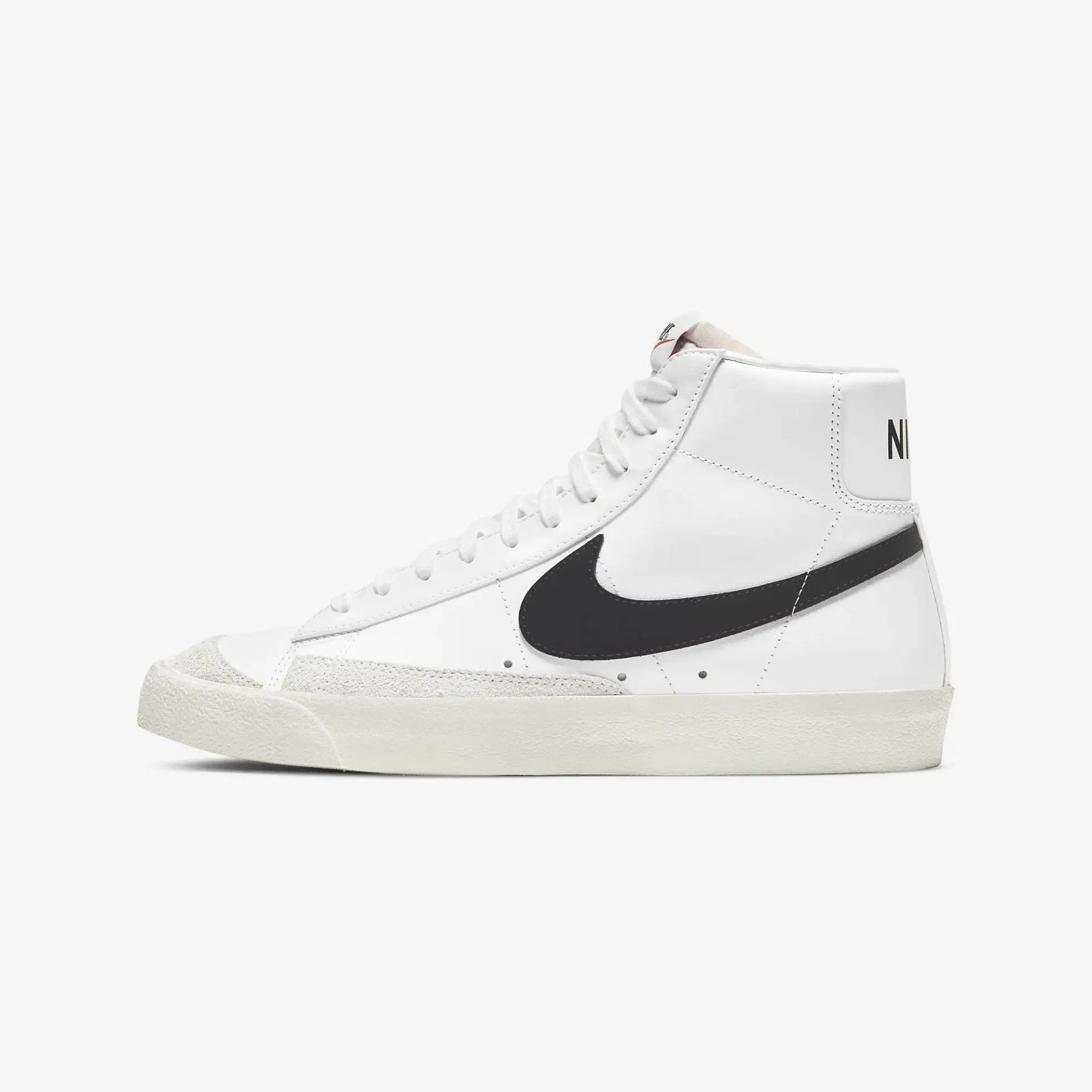 Nike BLAZER MID'77 VINTAGE { BLACK/WHITE