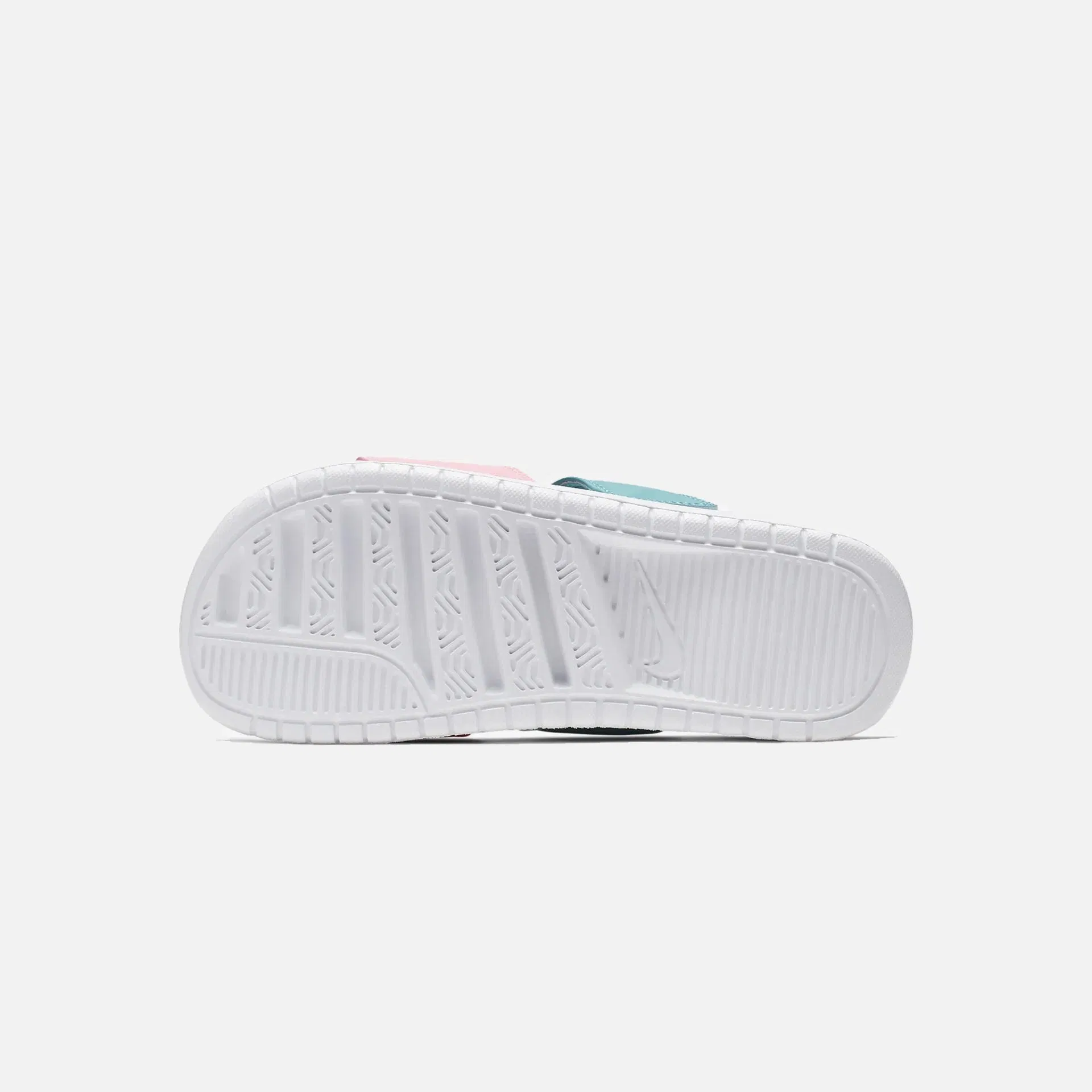Nike WMNS BENASSI DUO ULTRA SLIDE