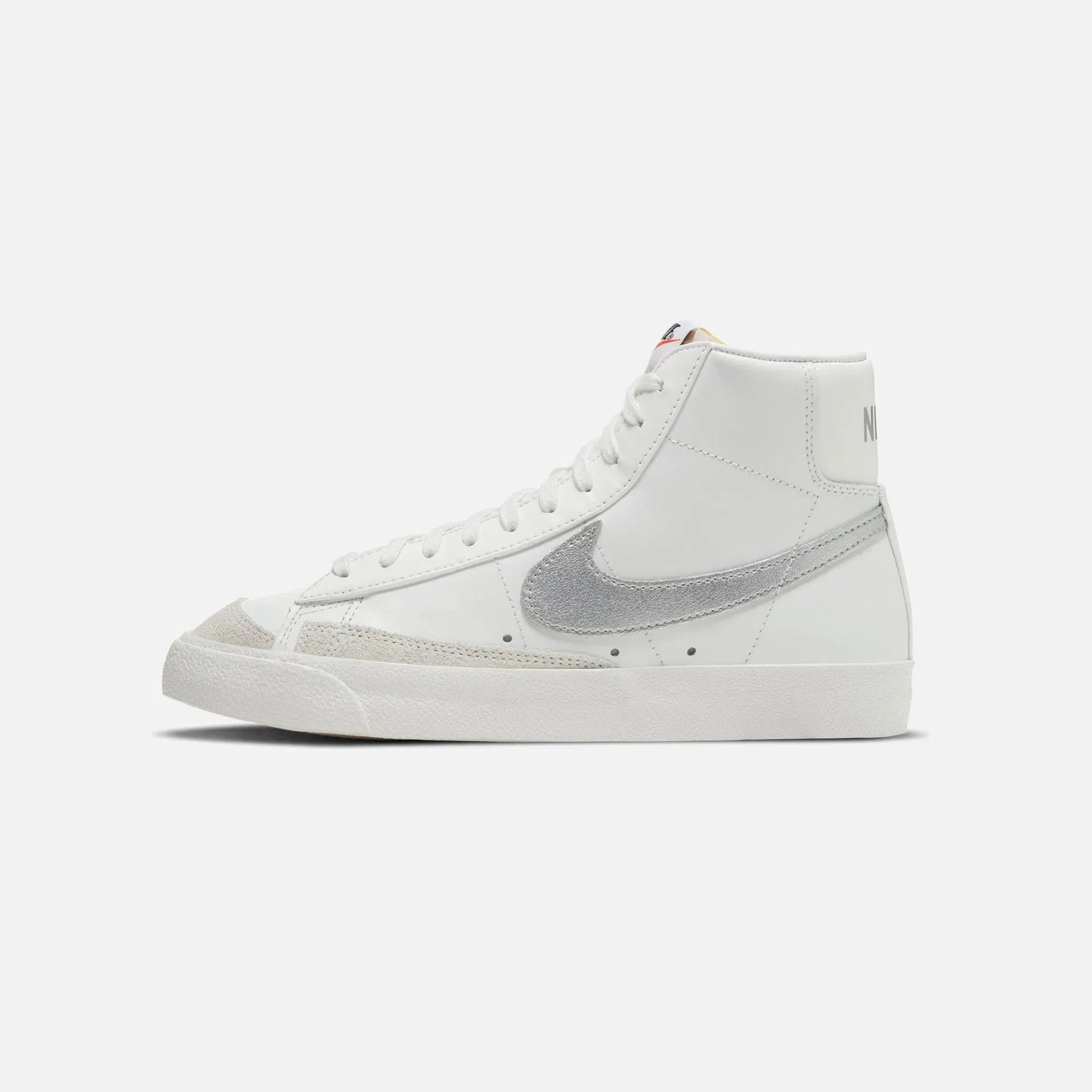Nike WOMEN'S BLAZER MID '77