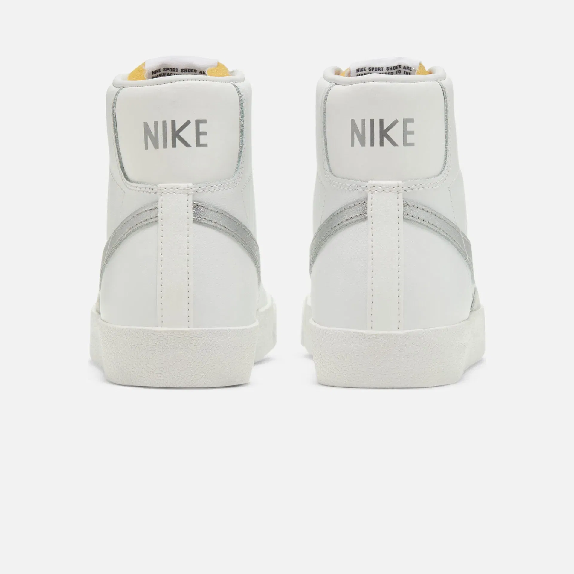 Nike WOMEN'S BLAZER MID '77