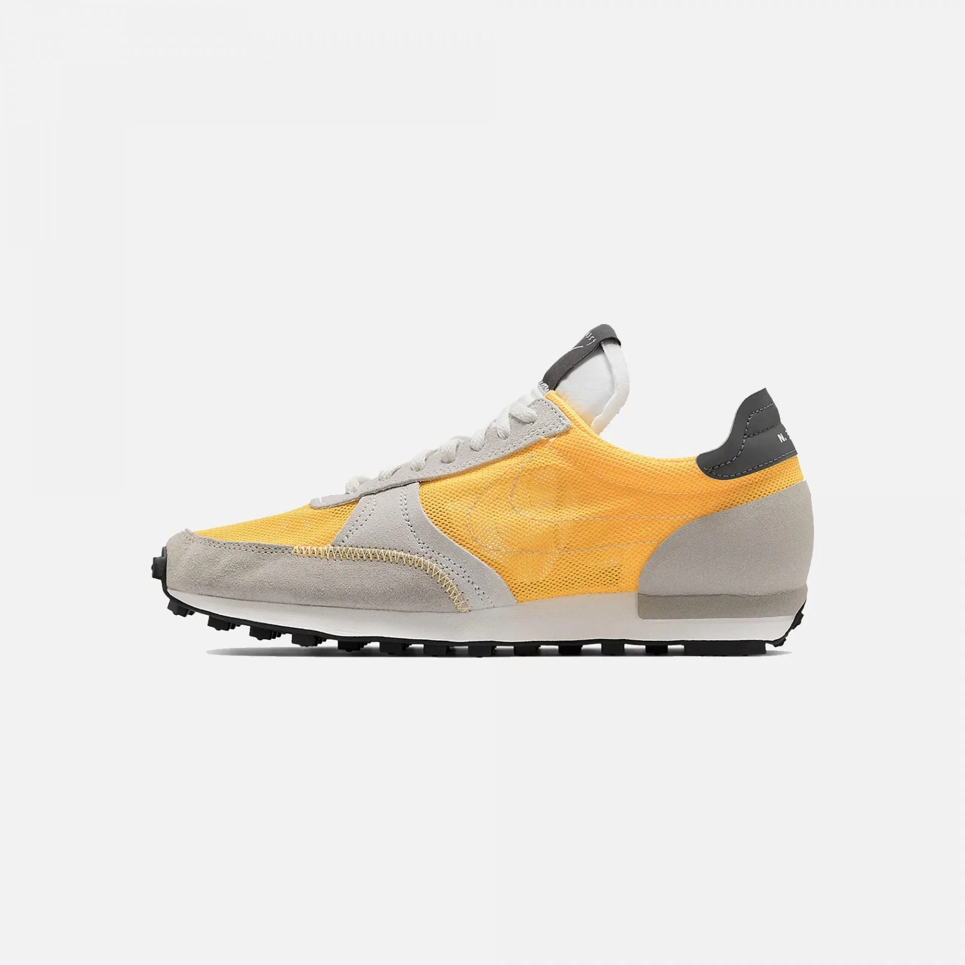 Nike DAYBREAK TYPE LASER ORANGE