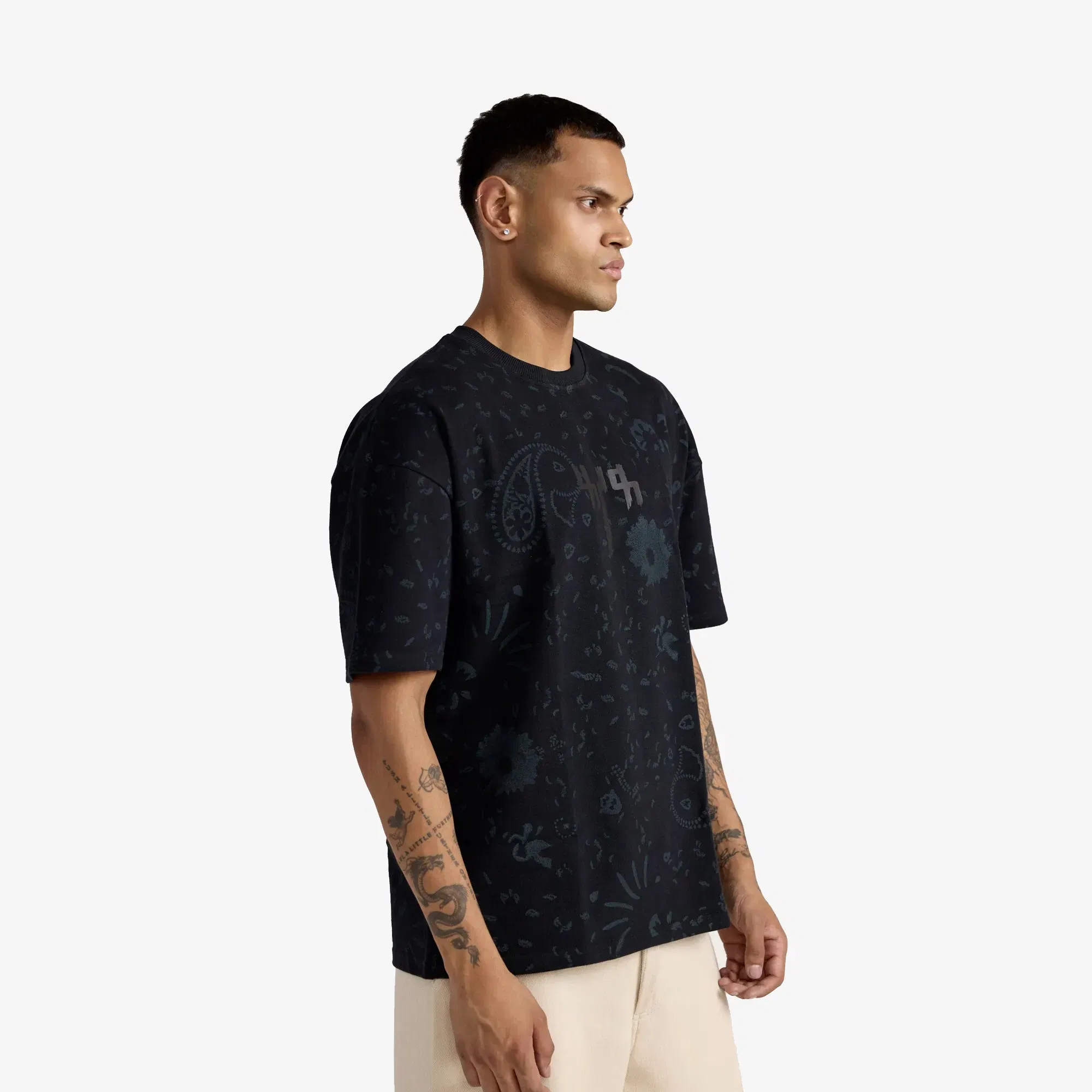 F A R A K BASICS BLOCK PRINTED T-Shirt { BLACK