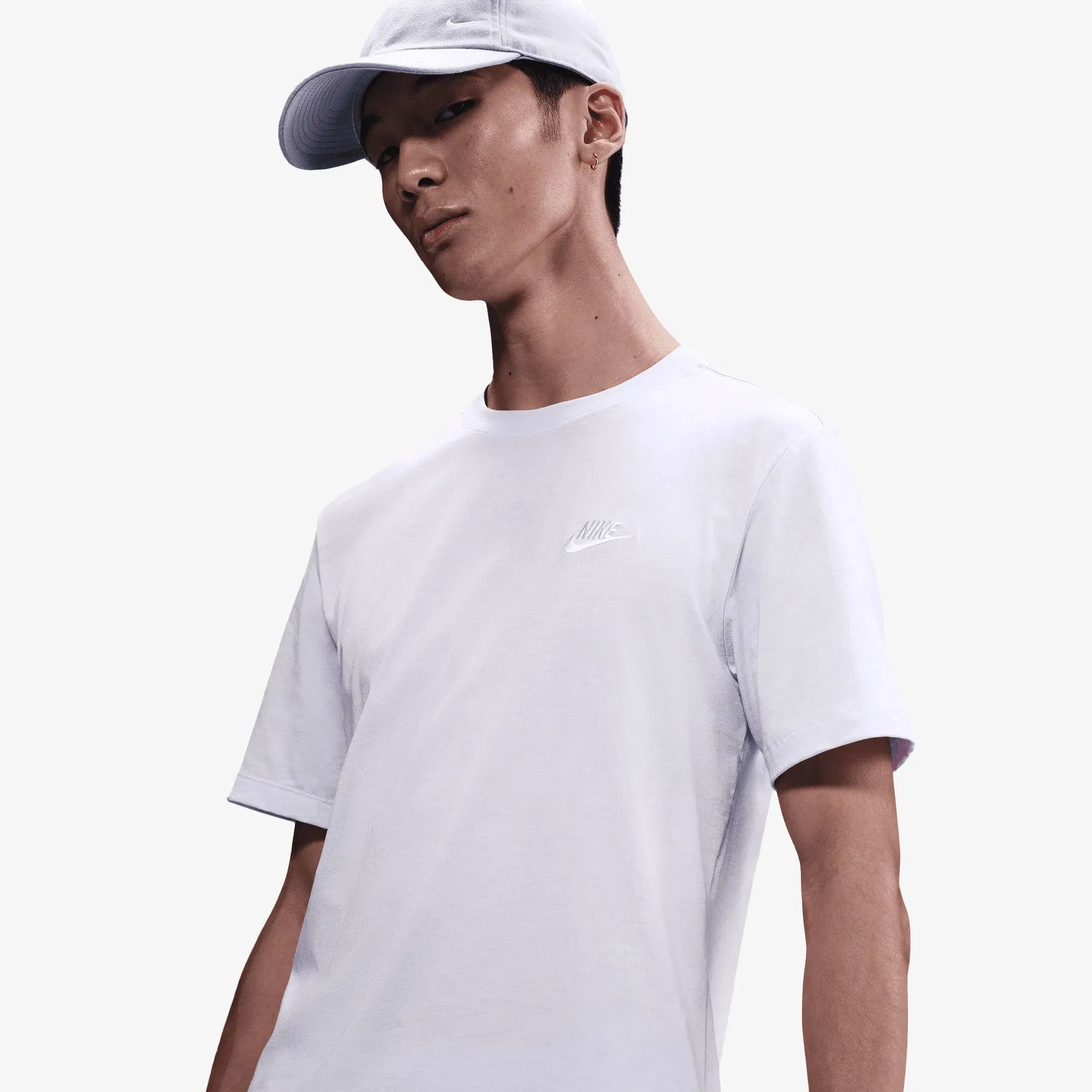 NIKE SPORTSWEAR CLUB T-SHIRT { PURPLE