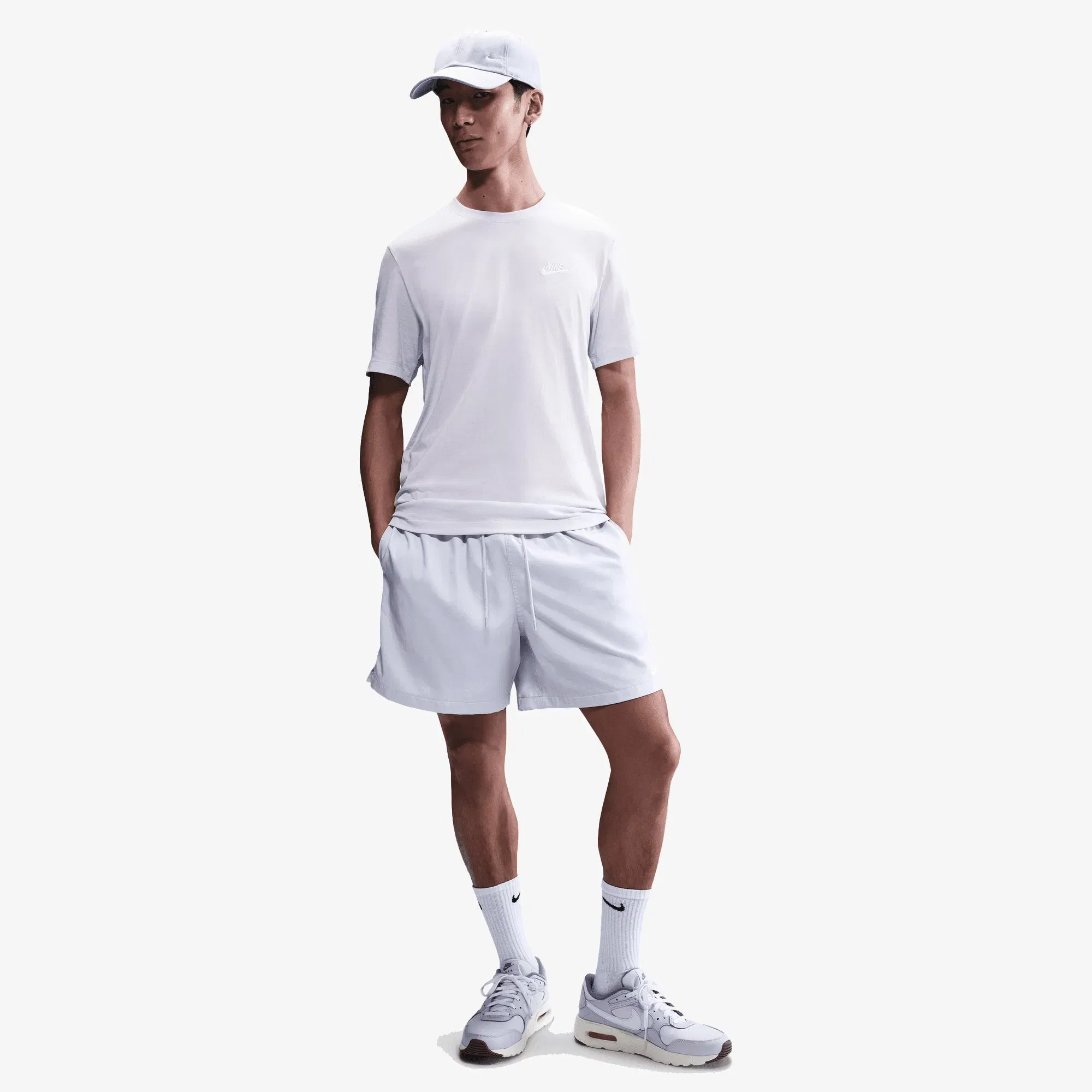 NIKE SPORTSWEAR CLUB T-SHIRT { PURPLE