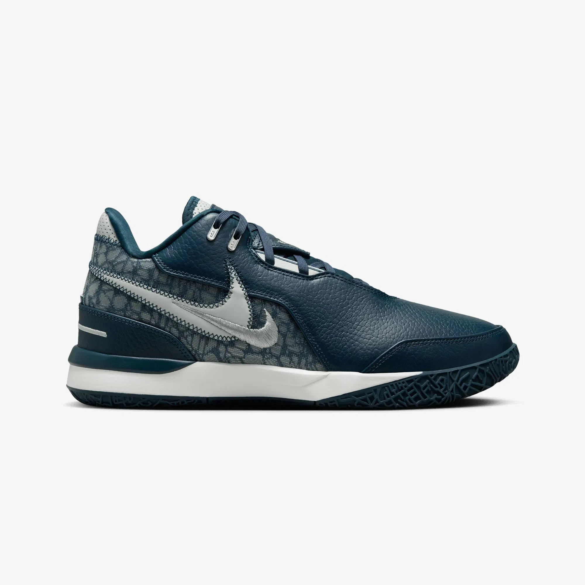 Nike LEBRON NXXT GEN AMPD EP { ARMORY NAVY/LIGHT SILVER-SAIL