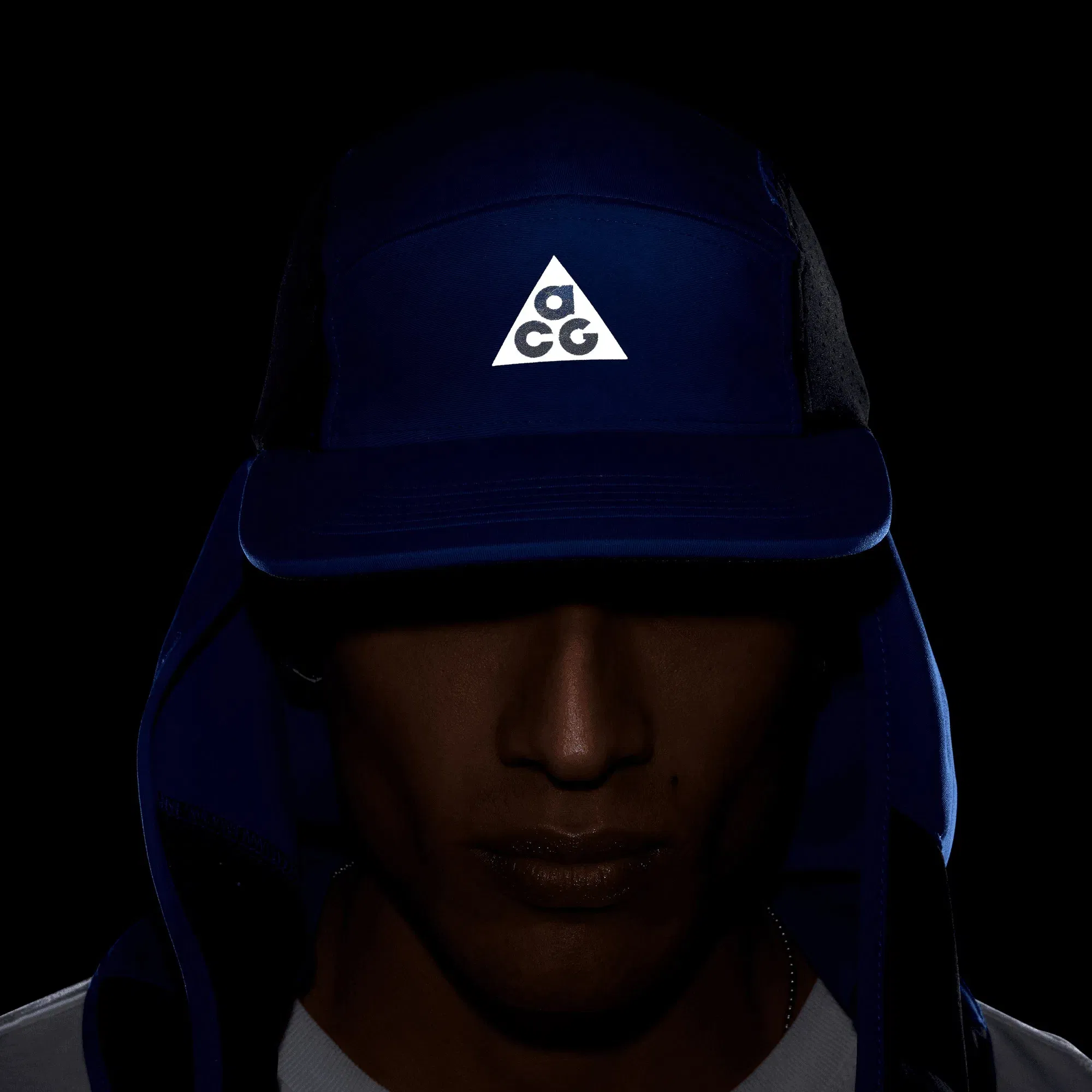 NIKE ACG FLY CAP { GAME ROYAL/REFLECTIVE SILV