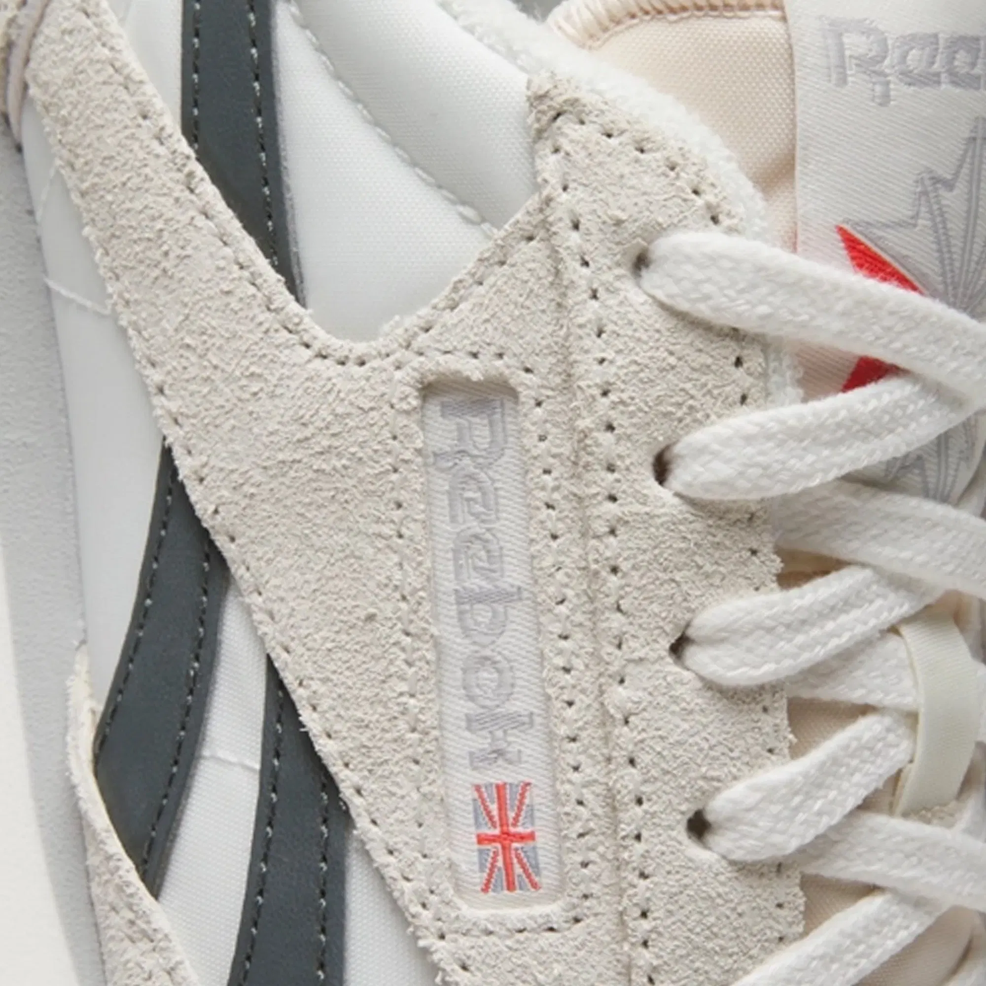 Reebok CLASSIC AZ { WHITE