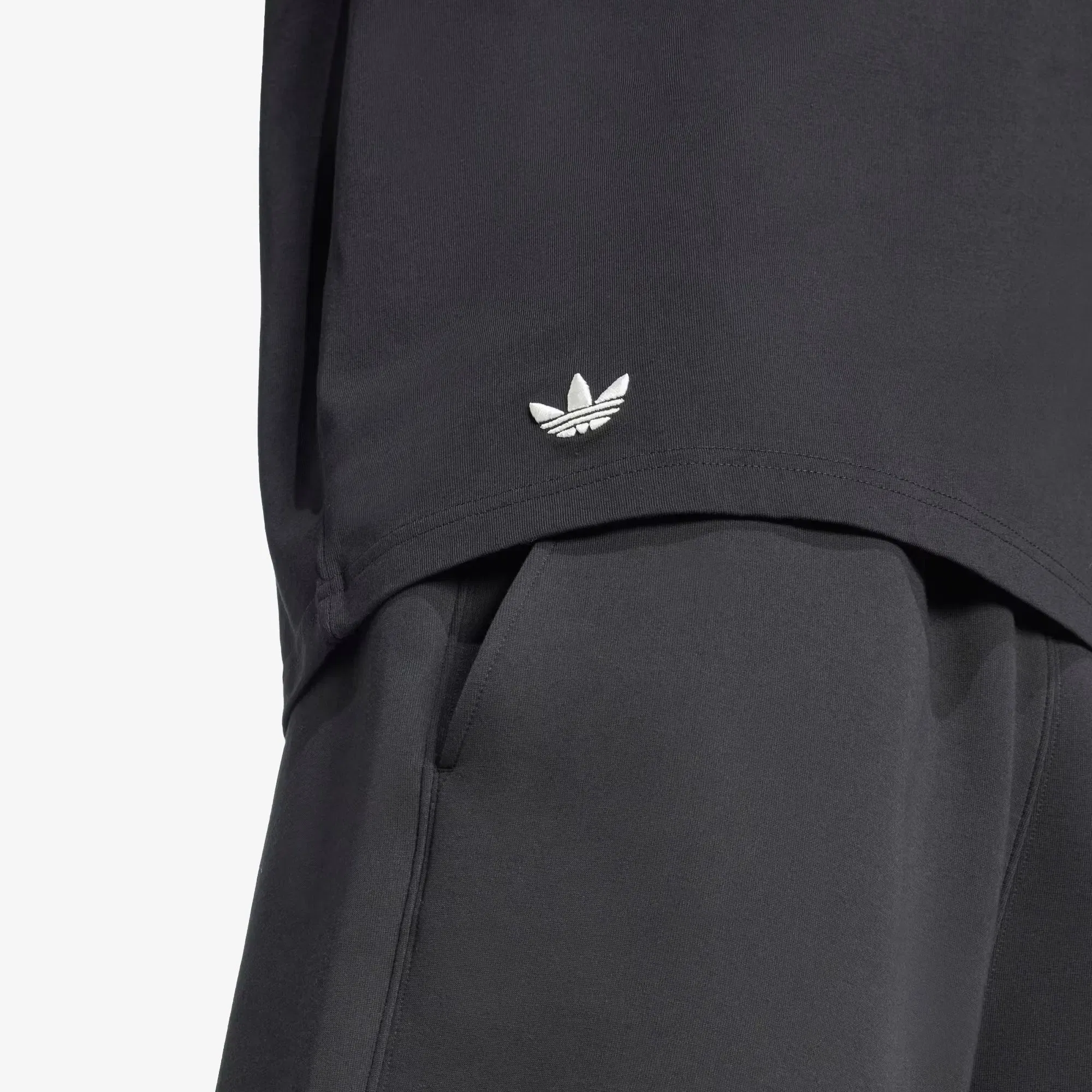 Adidas Originals NEUCLASSICS T-Shirt { BLACK
