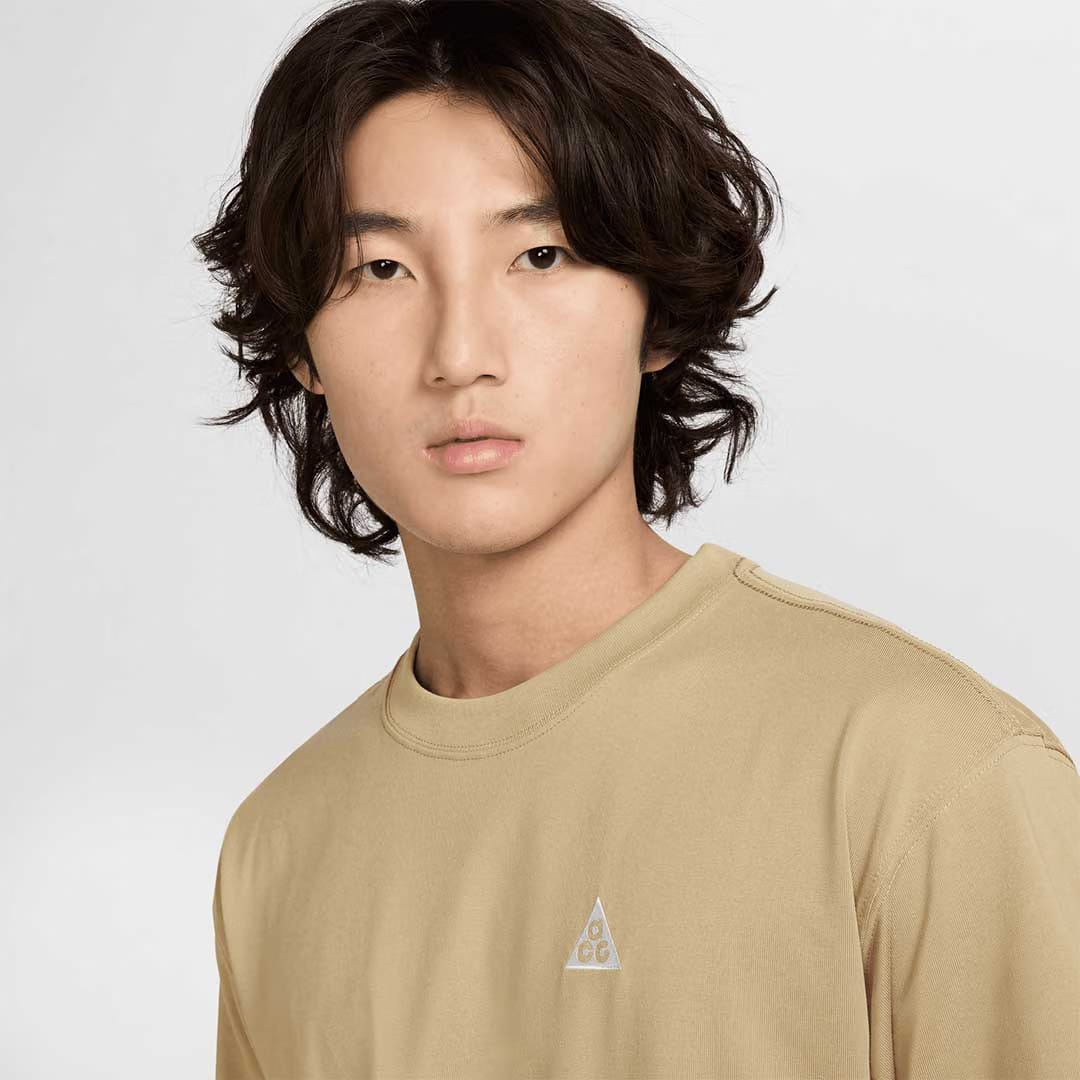 NIKE ACG MAX90 T-SHIRT { PARACHUTE BEIGE